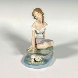 Reflections Of Helena 1007706 - Lladro Porcelain Figurine