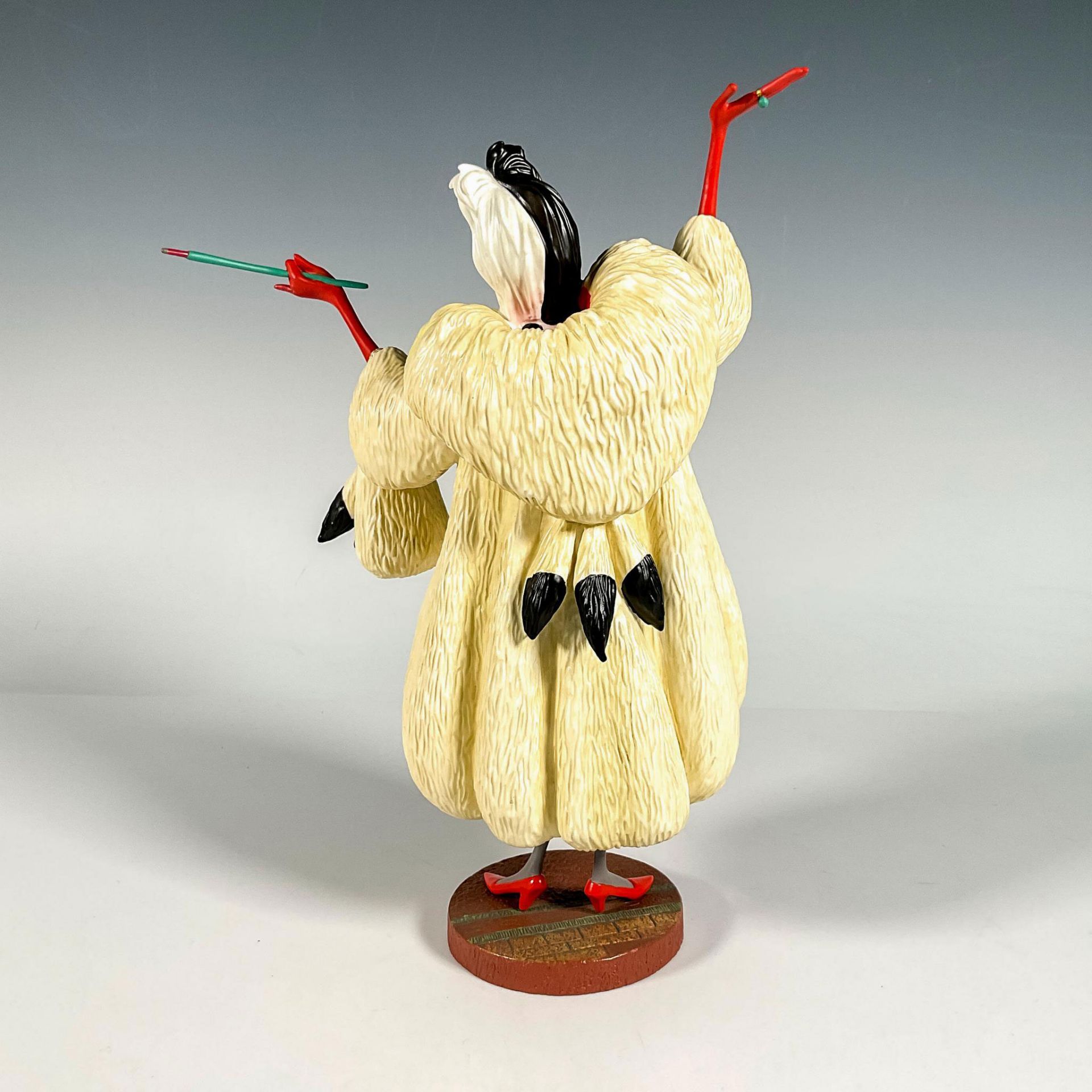Walt Disney Classics Figurine, Cruella De Vil - Image 2 of 4