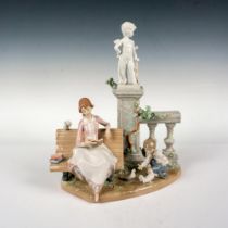 Studying In The Park 1005425 - Lladro Porcelain Figurine