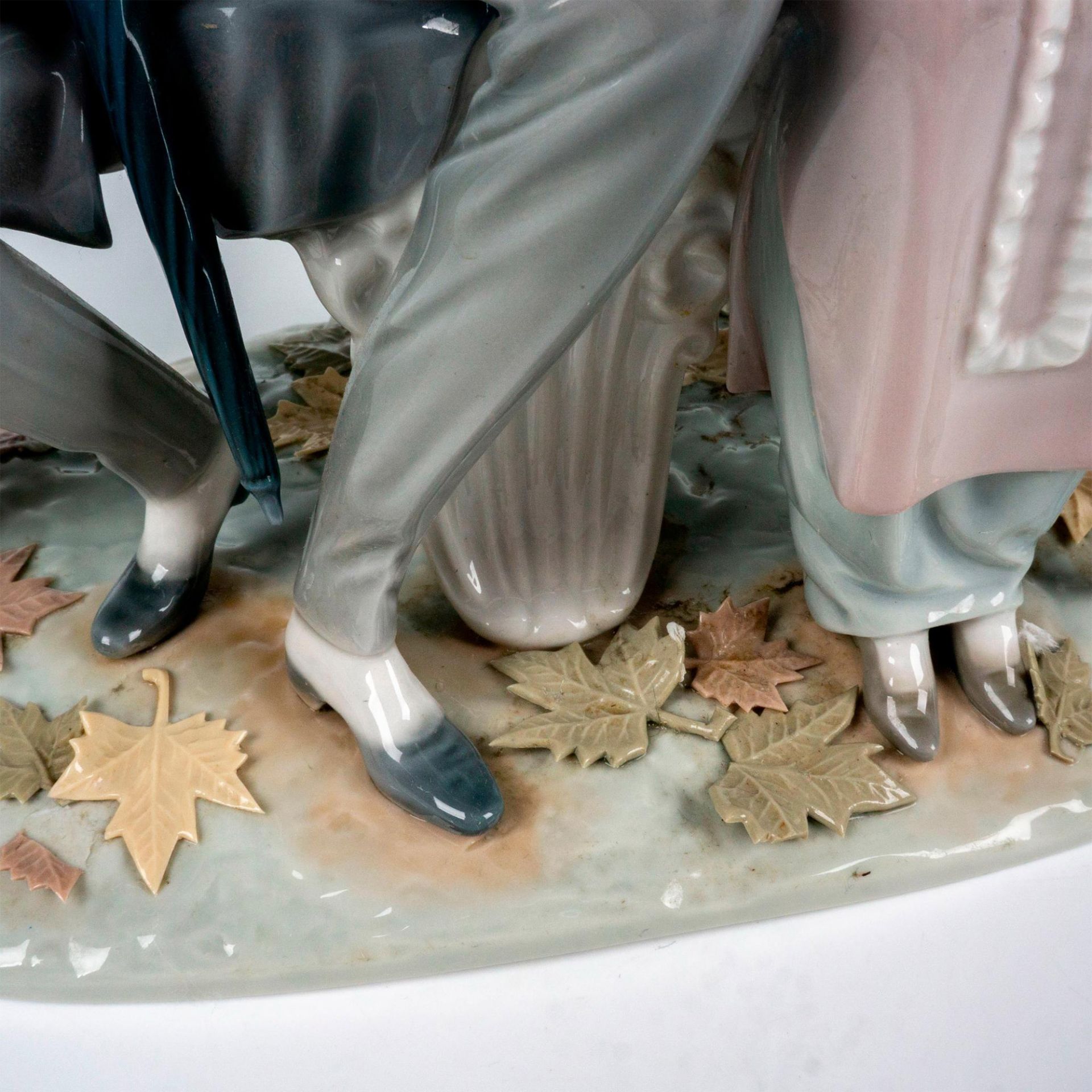 Lovers In The Park 1001274 - Lladro Porcelain Figurine - Bild 2 aus 7
