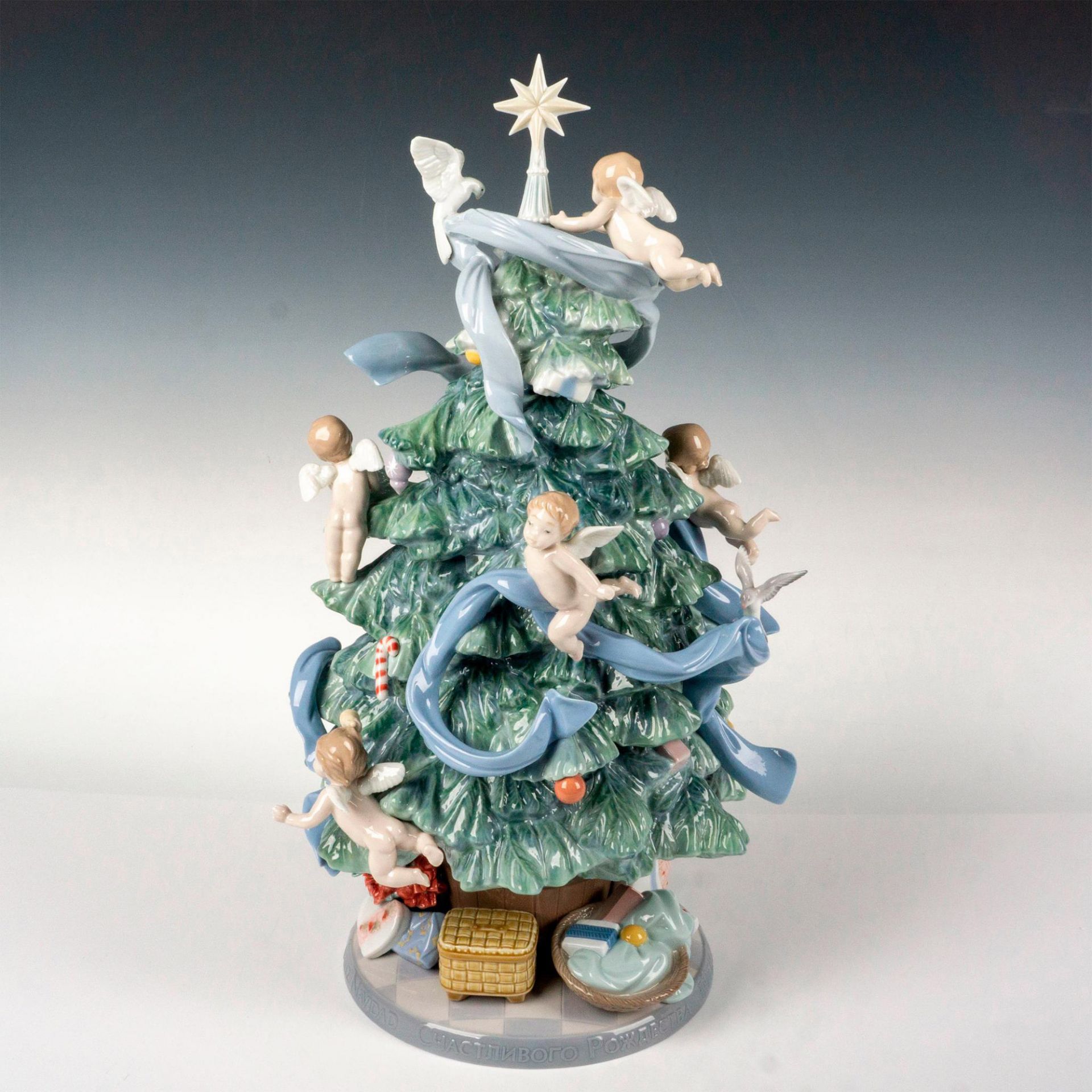 Great Christmas Tree 1008477 - Lladro Porcelain Figurine - Image 5 of 8
