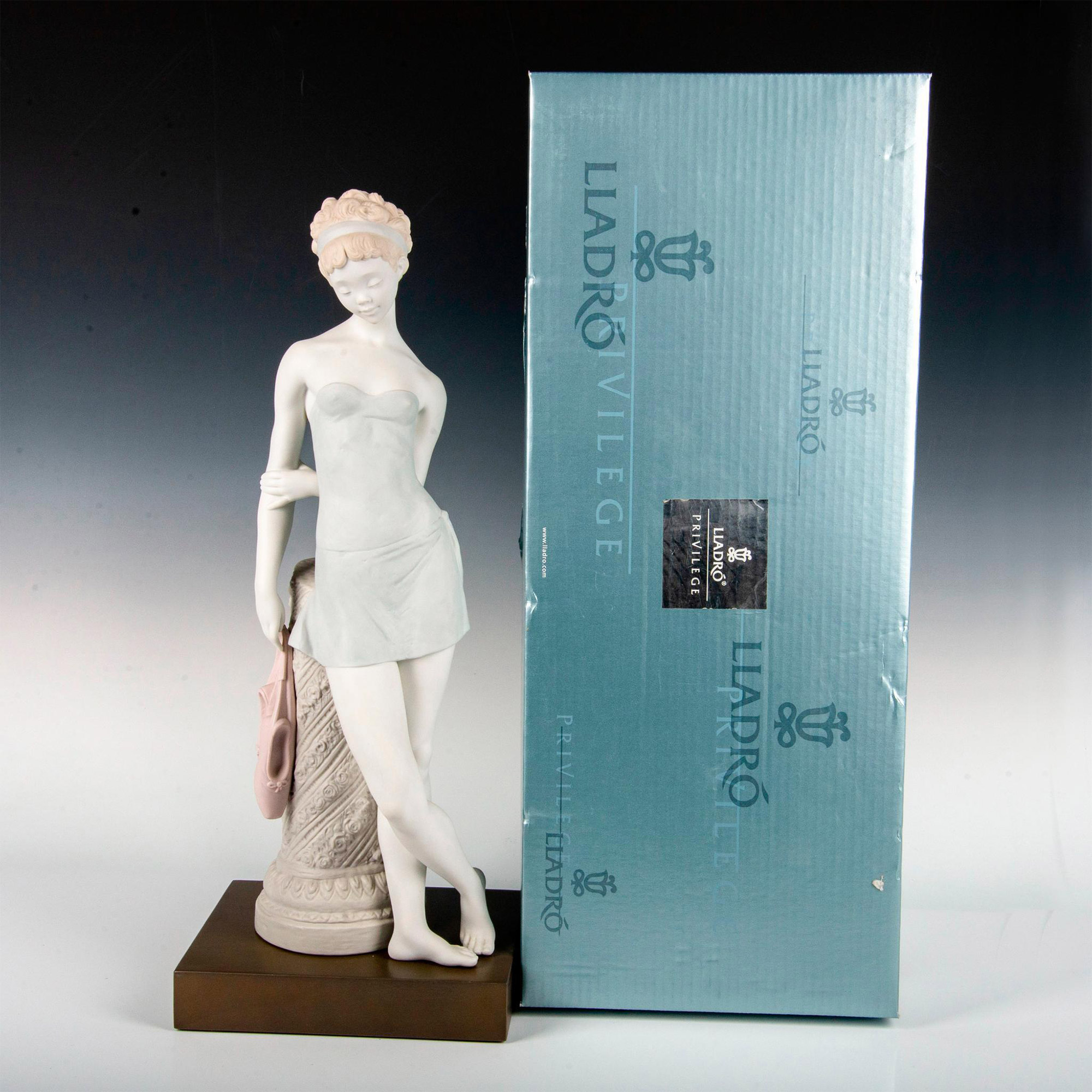 Lladro Porcelain Sculpture, Dreams of A Ballerina 1011889 - Lladro Porcelain Figurine - Image 5 of 5