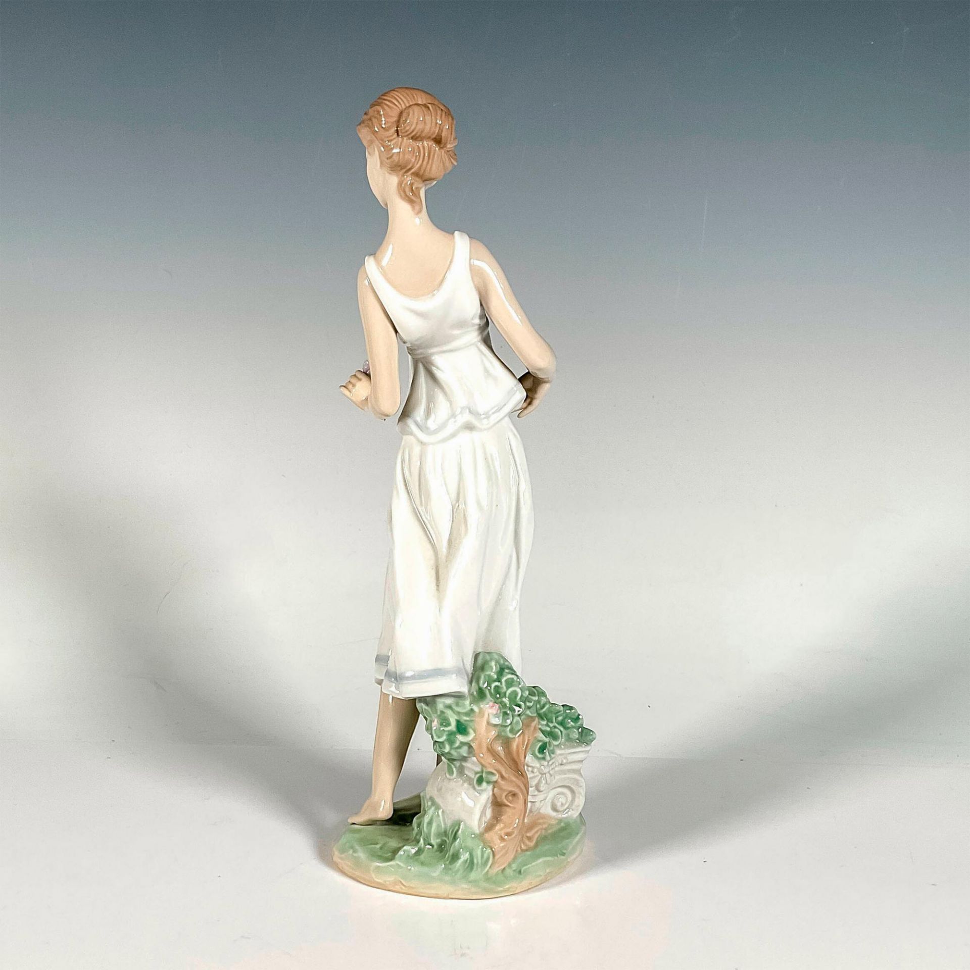Flowers For A Goddess 1007709 - Lladro Porcelain Figurine - Bild 2 aus 4