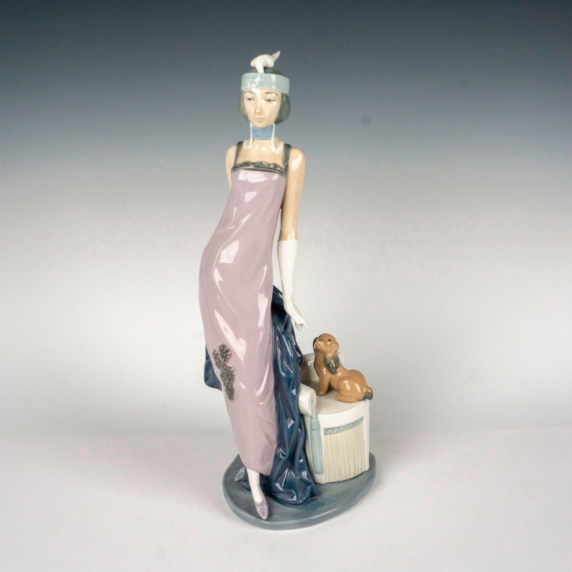 Couplet Lady 1005174 - Lladro Porcelain Figurine