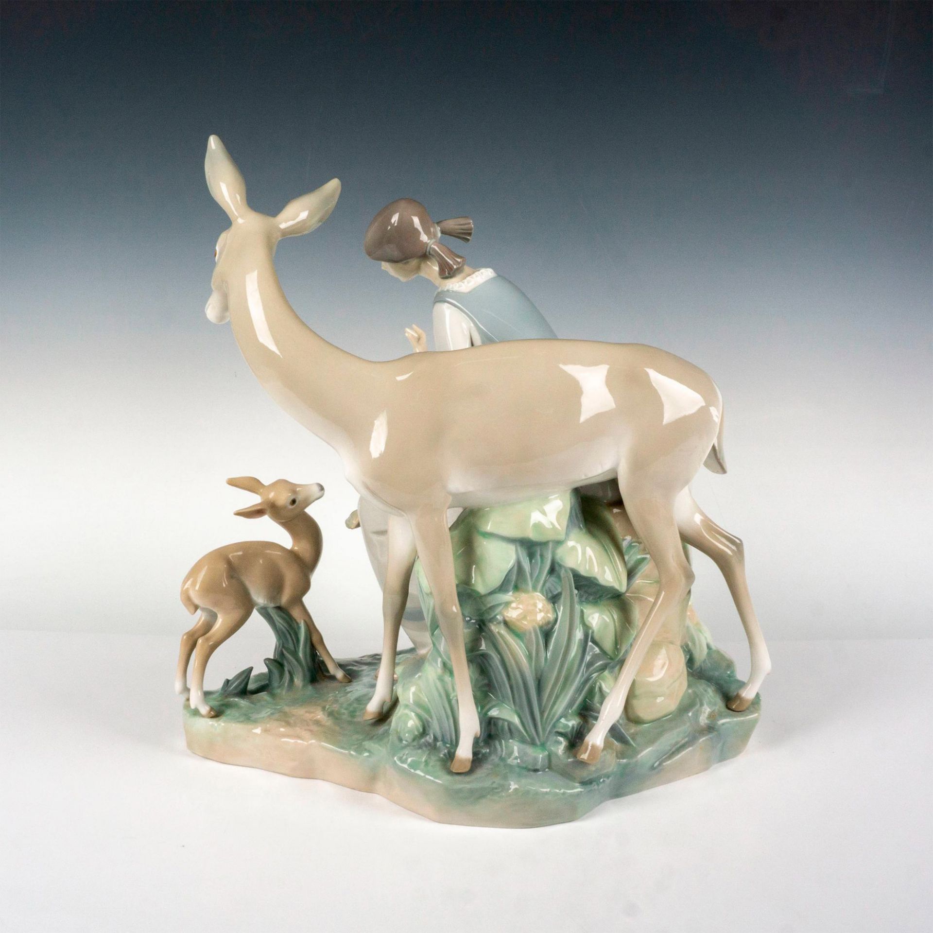 Girl And Gazelle 1001091 - Lladro Porcelain Figurine - Bild 3 aus 4