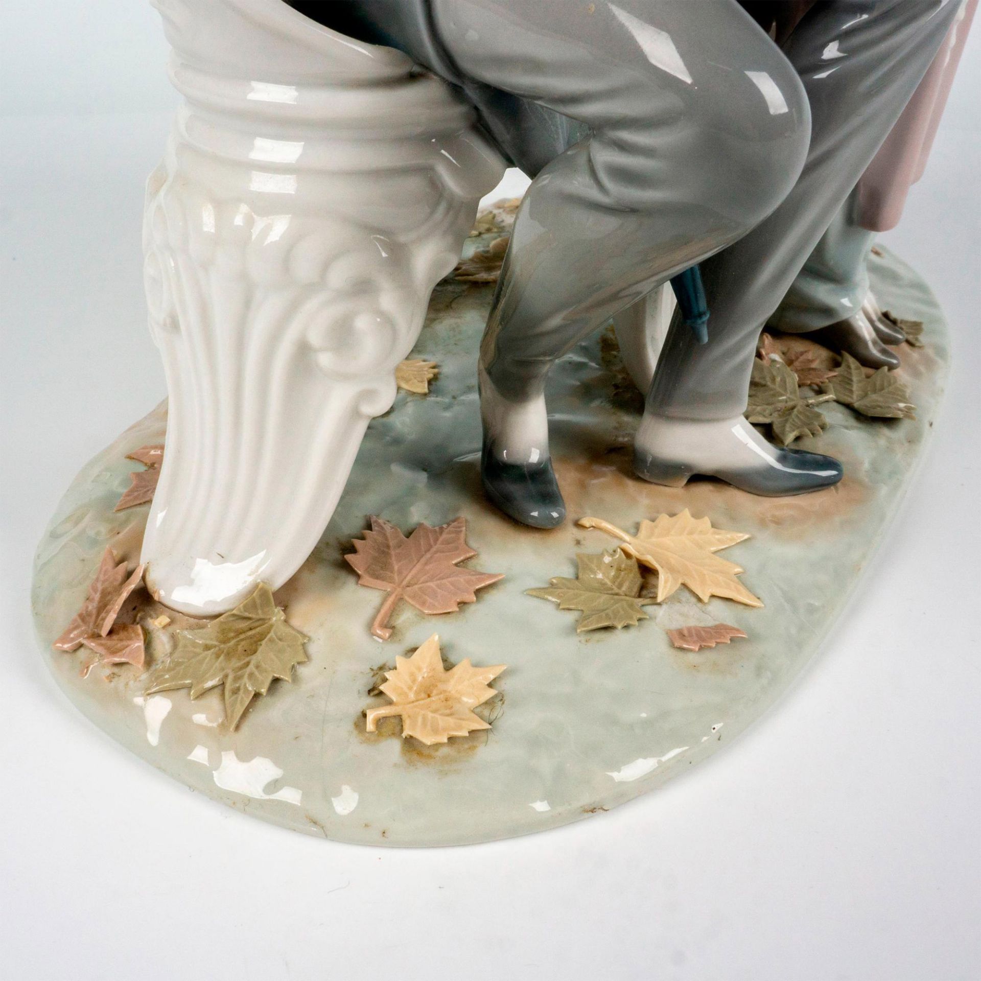 Lovers In The Park 1001274 - Lladro Porcelain Figurine - Bild 3 aus 7