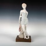 Lladro Porcelain Sculpture, Dreams of A Ballerina 1011889 - Lladro Porcelain Figurine