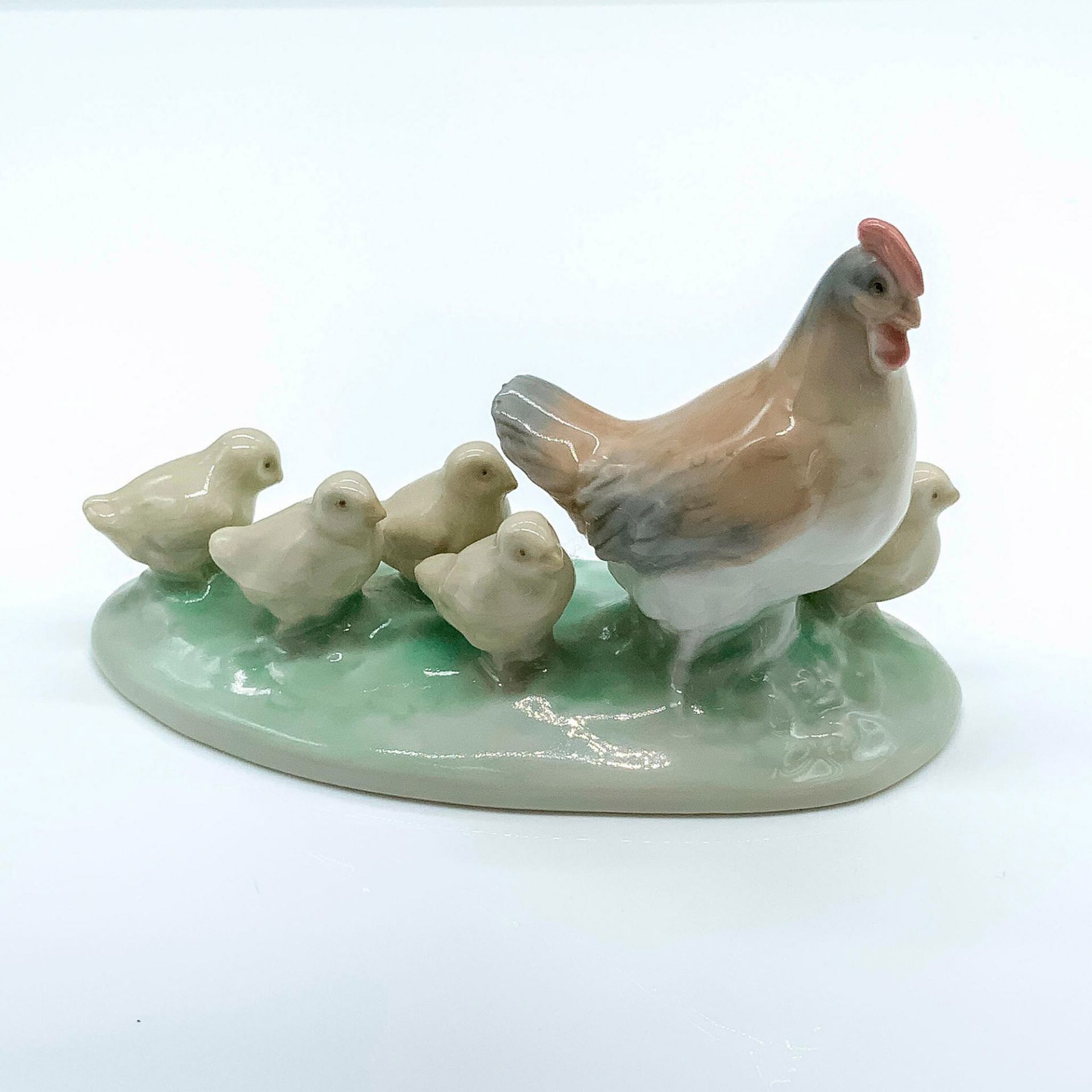 Hen with Chicks 1047 - Nao by Lladro Porcelain Bird Figurine
