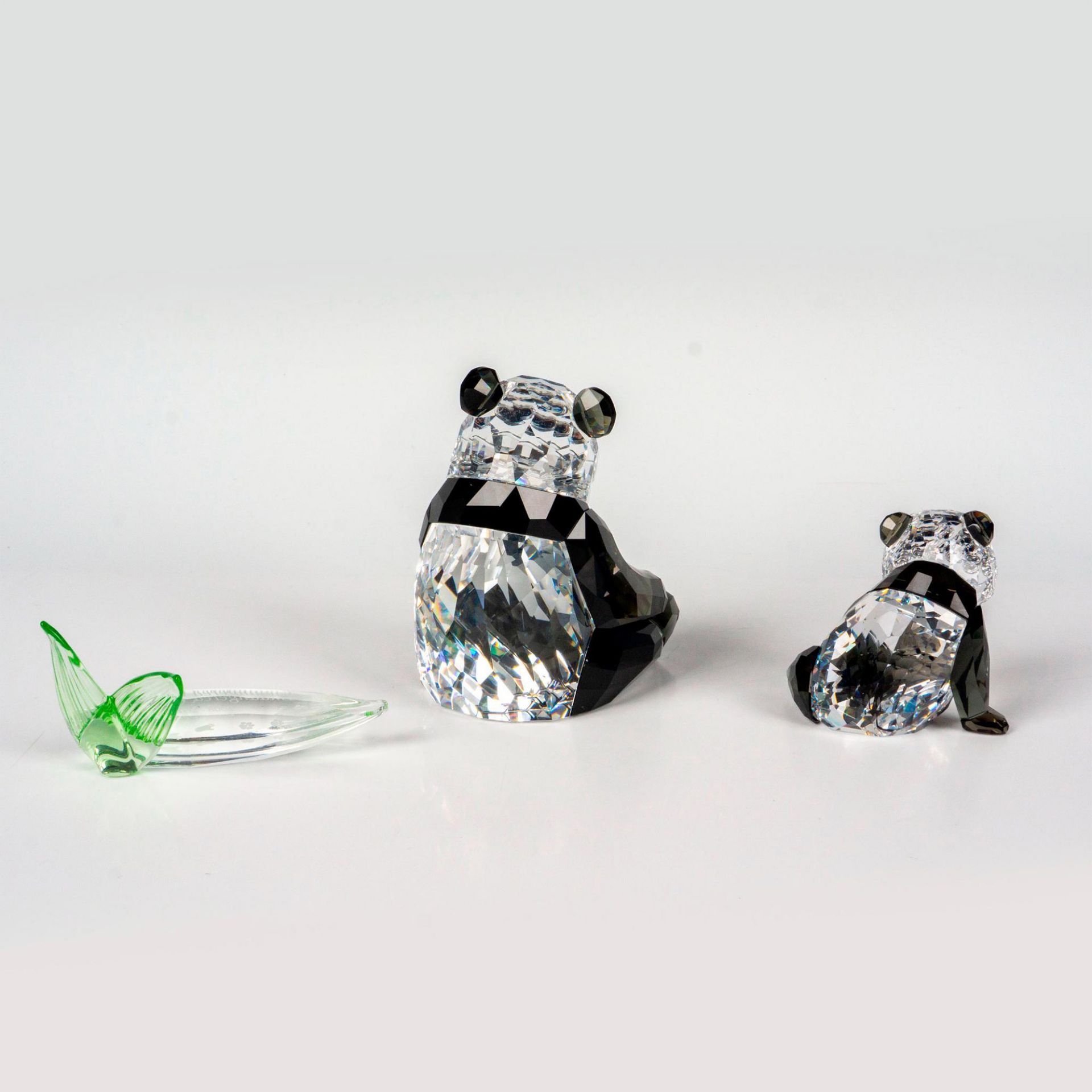 2pc Swarovski Crystal Figurines, Pandas + Plaque - Bild 2 aus 3