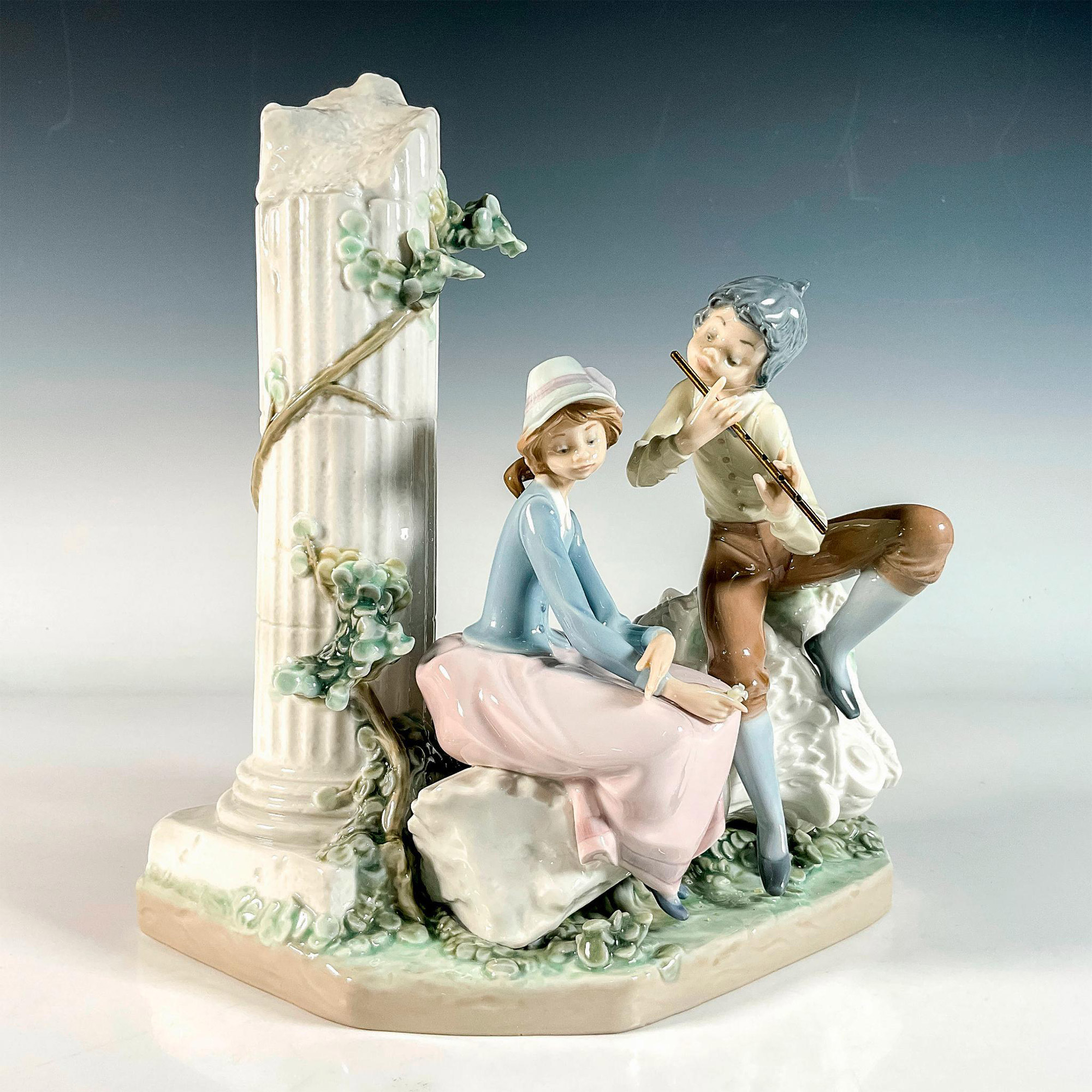 Lovers Serenade - Lladro Porcelain Figurine