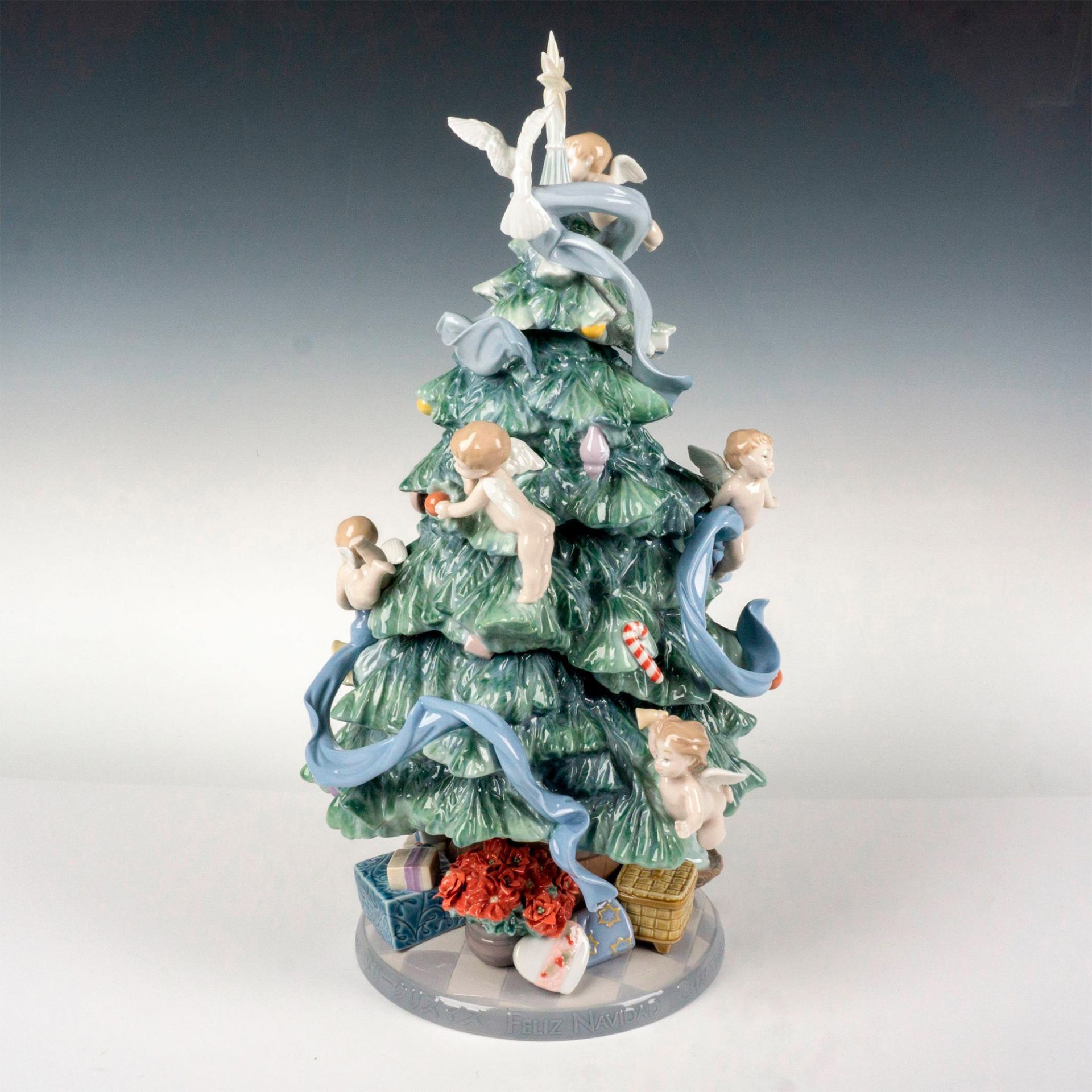 Great Christmas Tree 1008477 - Lladro Porcelain Figurine - Image 4 of 8