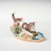 Kitty Confrontation 1001442 - Lladro Porcelain Figurine