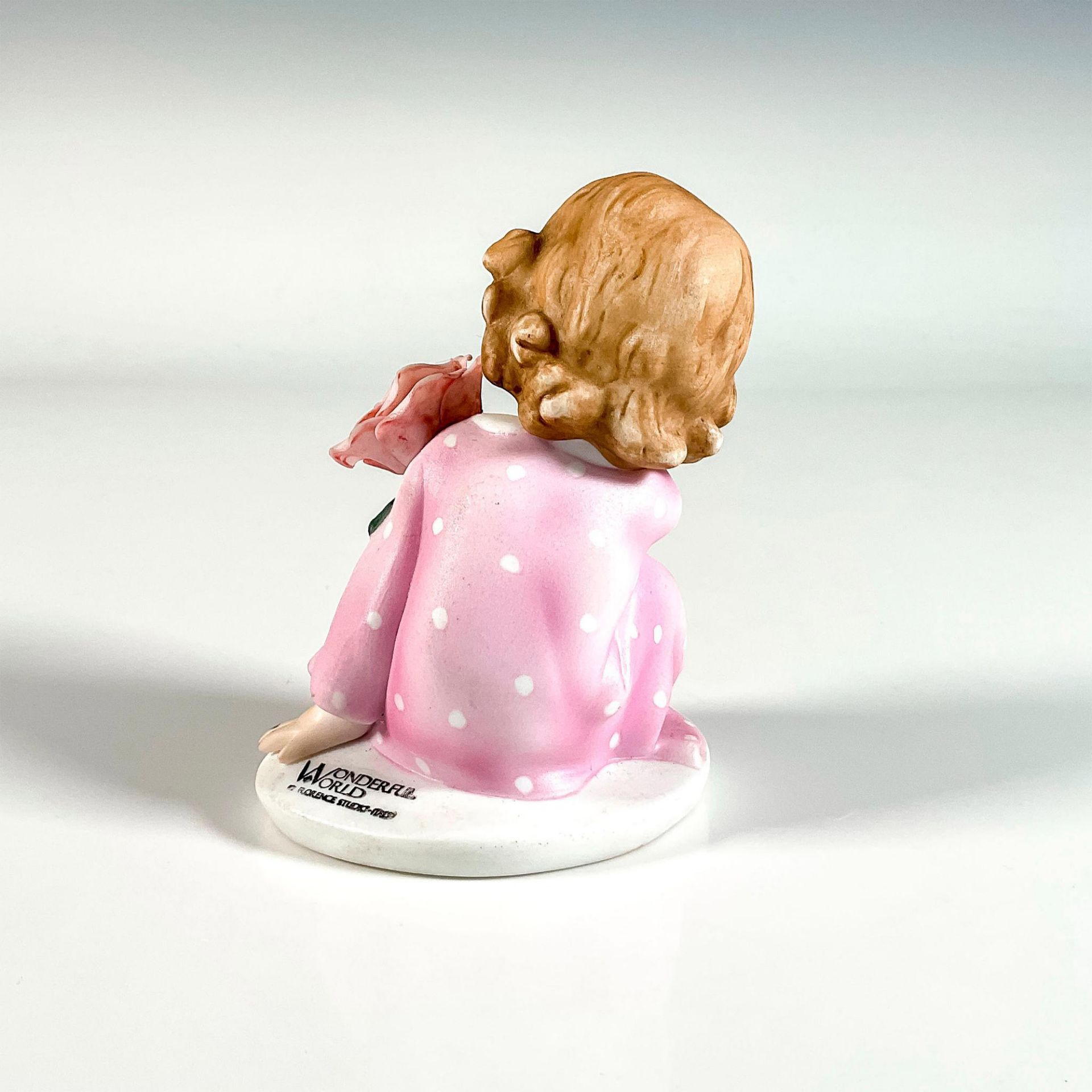 Florence Giuseppe Armani Figurine, Sitting Girl with Rose - Image 2 of 3