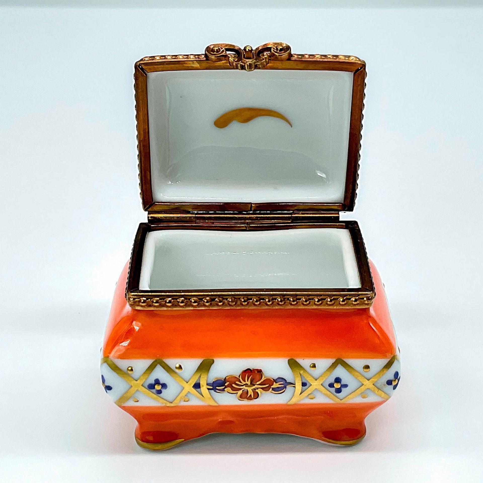 Rochard Limoges Hand Painted Chest-Shaped Box - Image 2 of 3