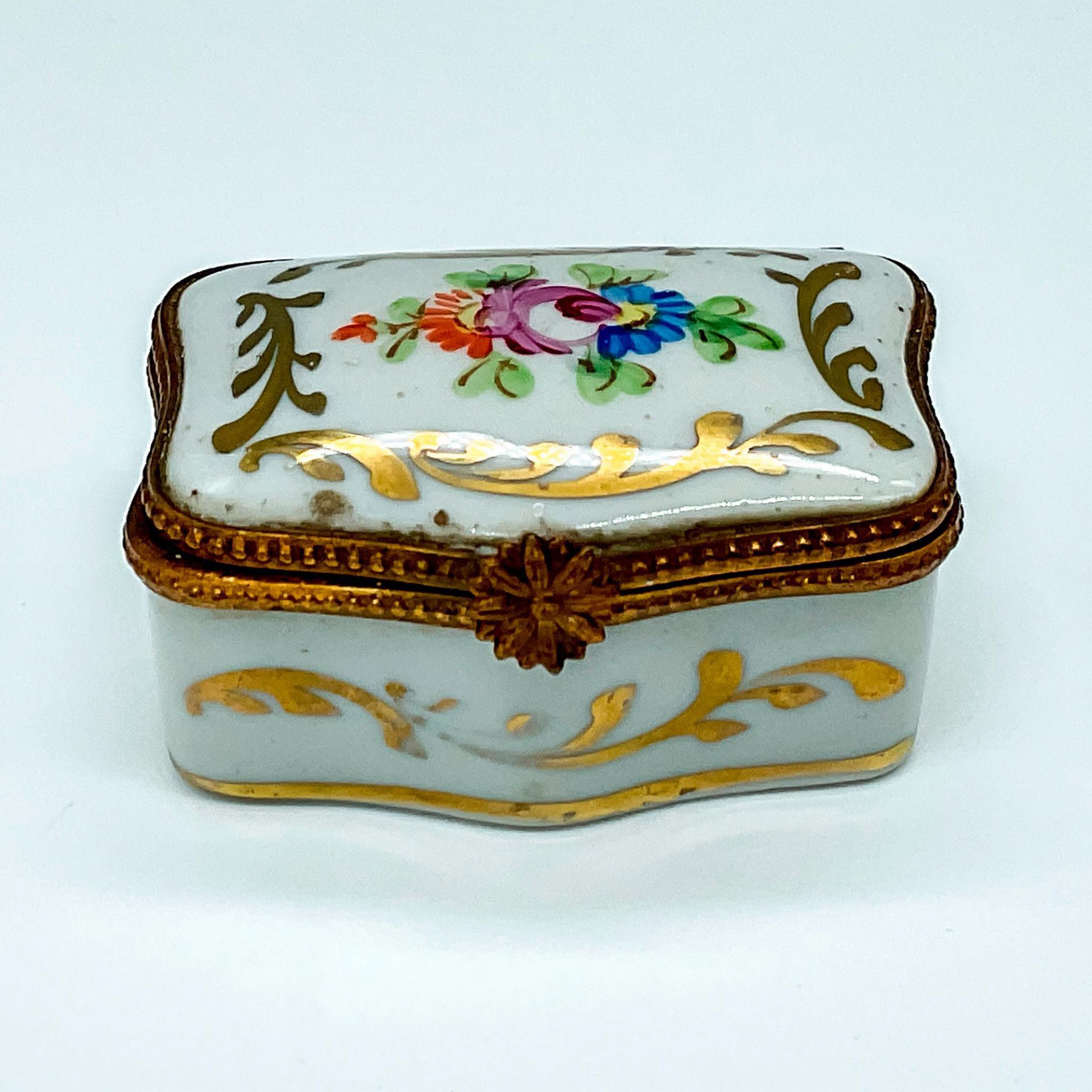 Vintage Limoges Porcelain Hand Painted Box, White and Gold