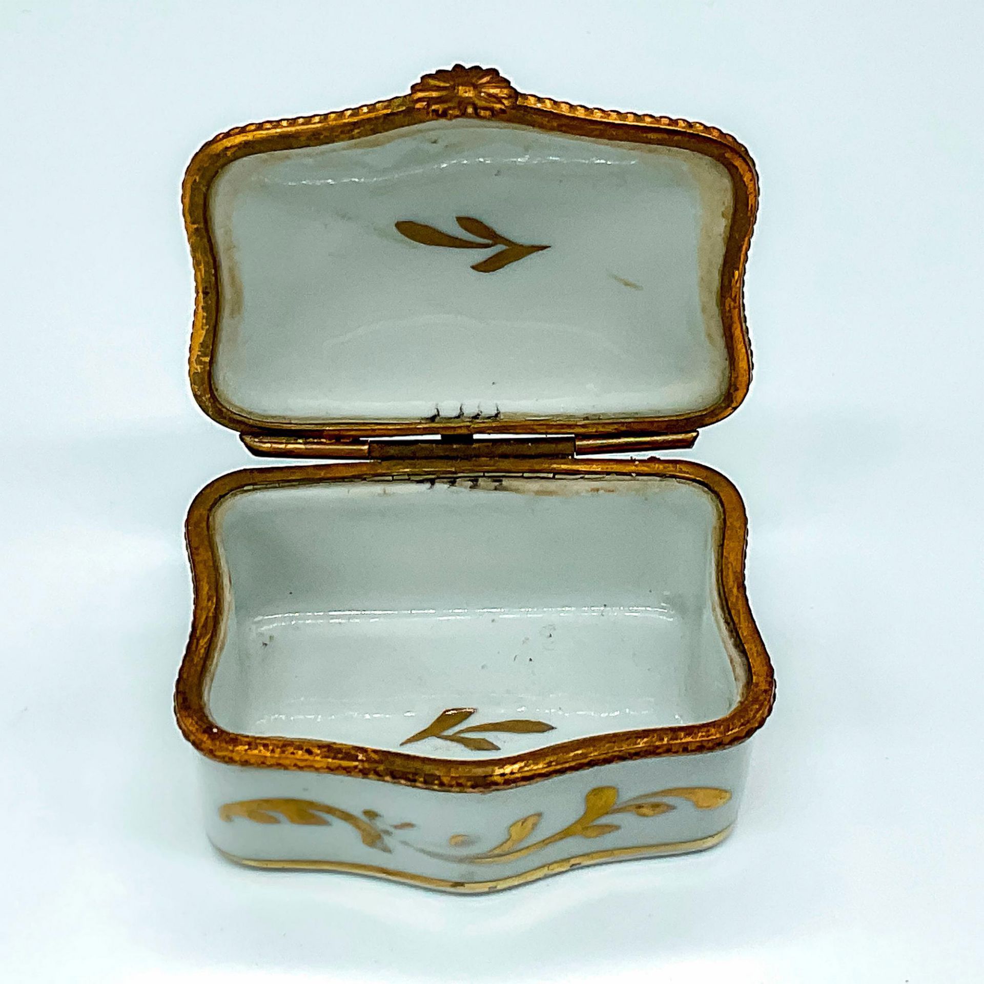 Vintage Limoges Porcelain Hand Painted Box, White and Gold - Bild 2 aus 3