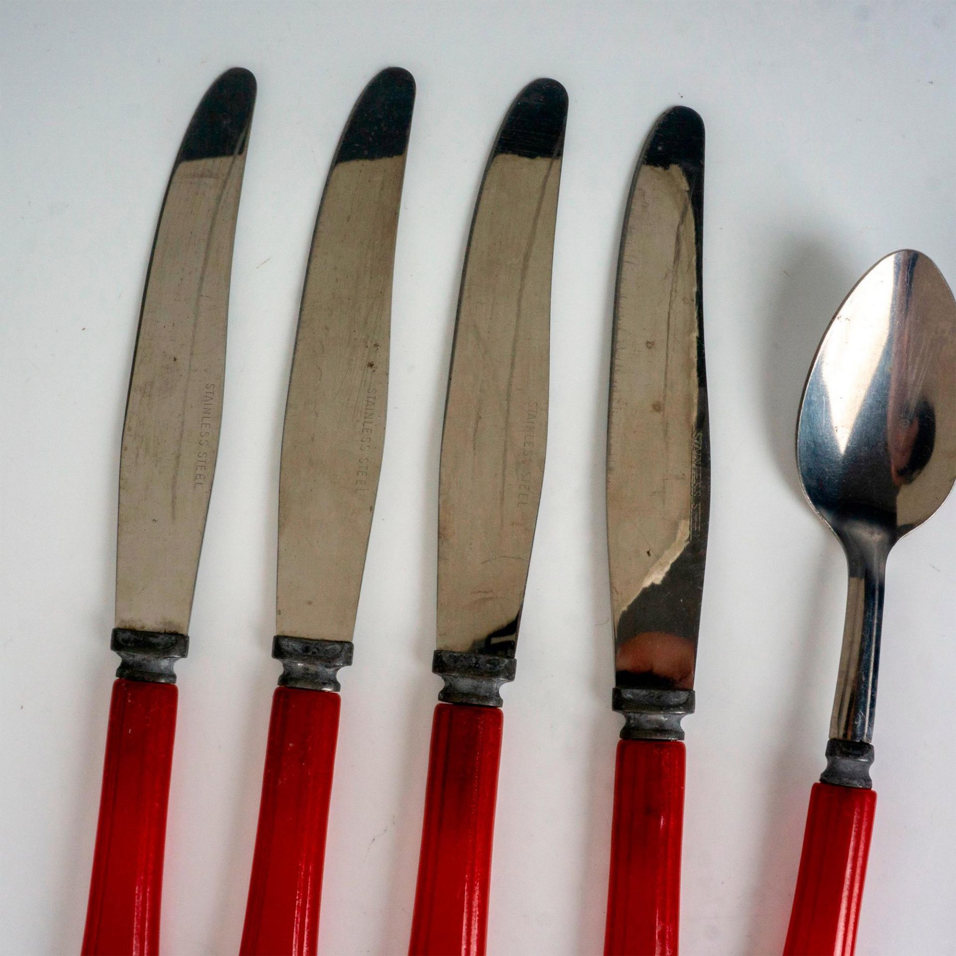 12pc Vintage Red Bakelite Silverware, Forks, Knives, Spoons - Image 2 of 5