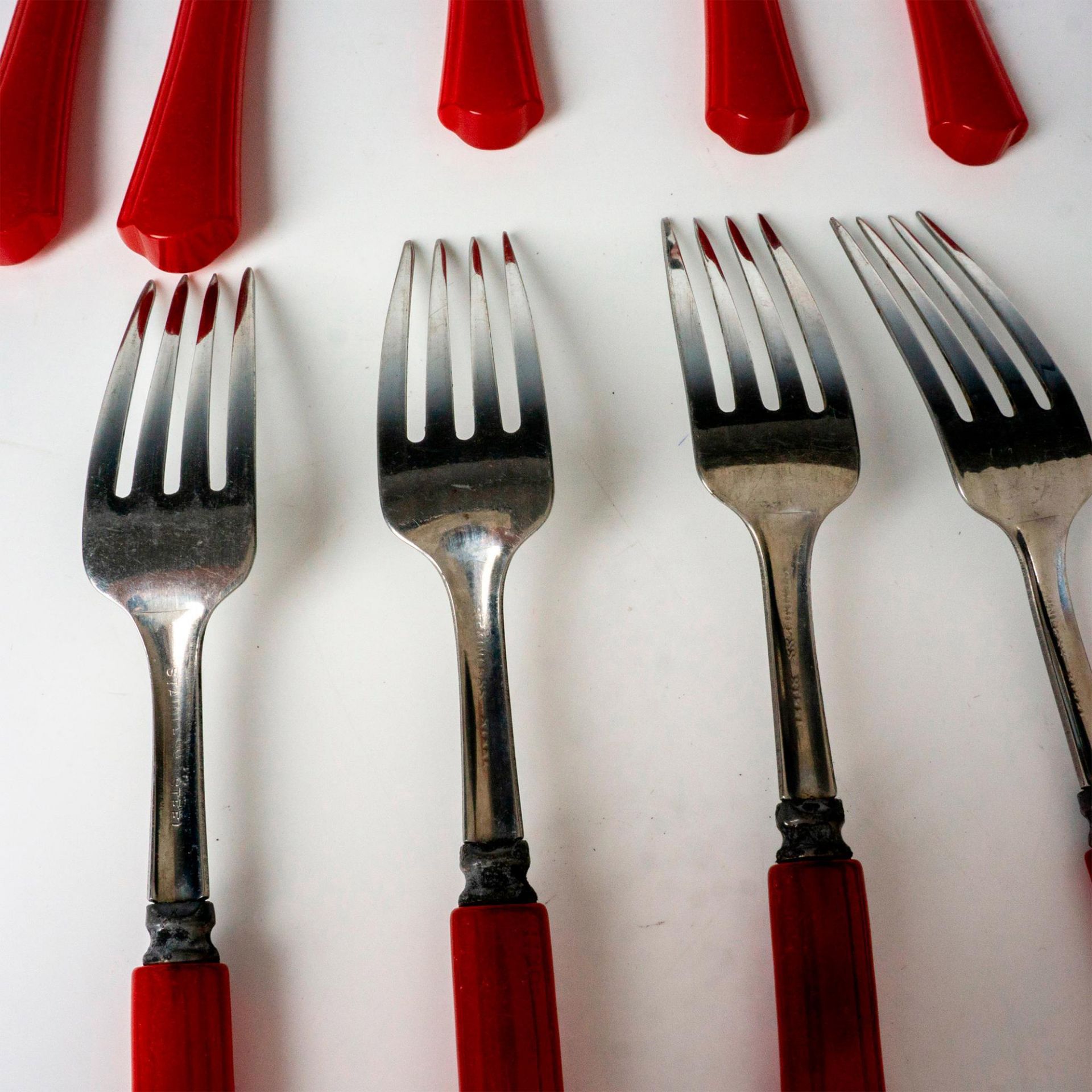 12pc Vintage Red Bakelite Silverware, Forks, Knives, Spoons - Image 4 of 5