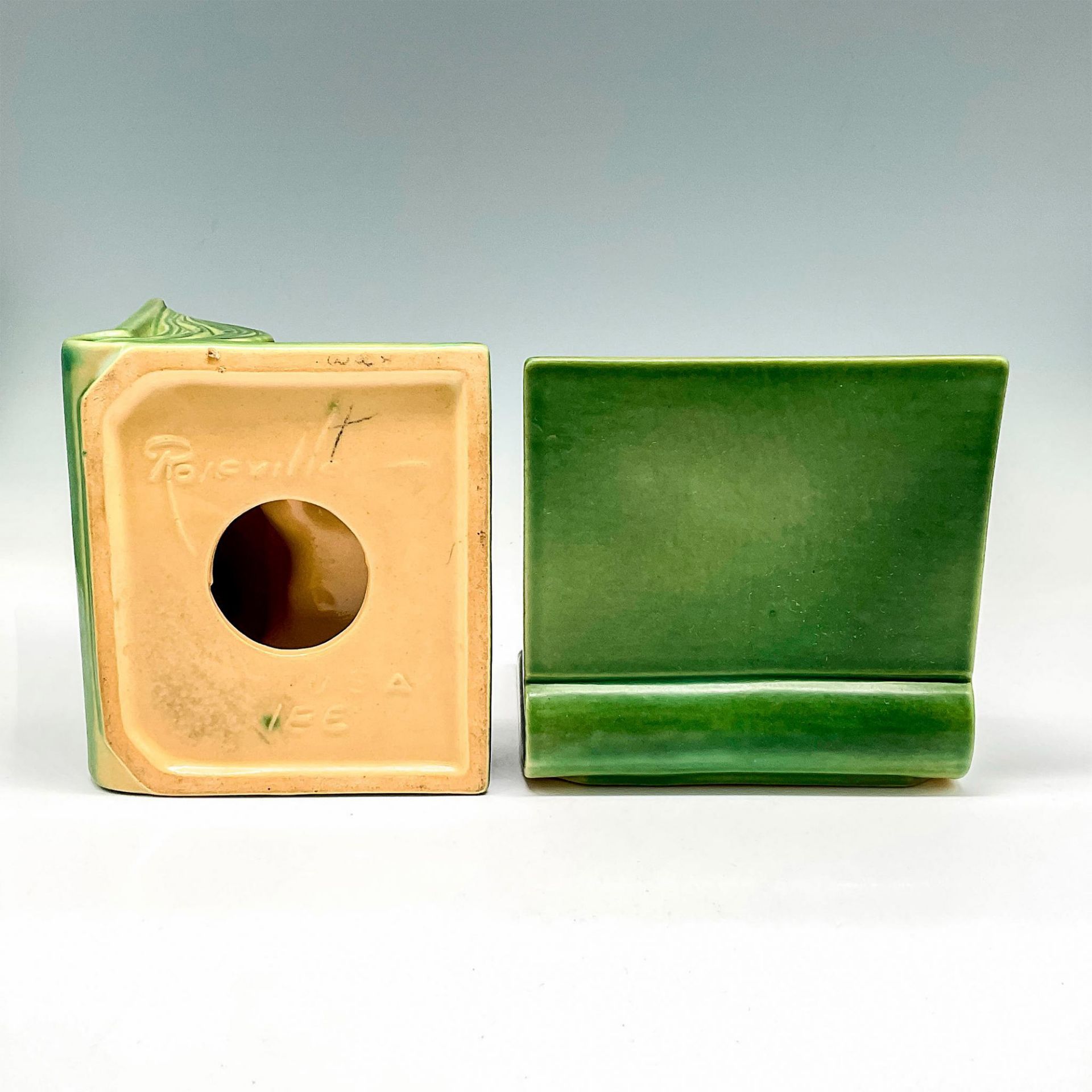 Roseville Pottery Pair of Bookends, Snowberry Green - Image 3 of 3