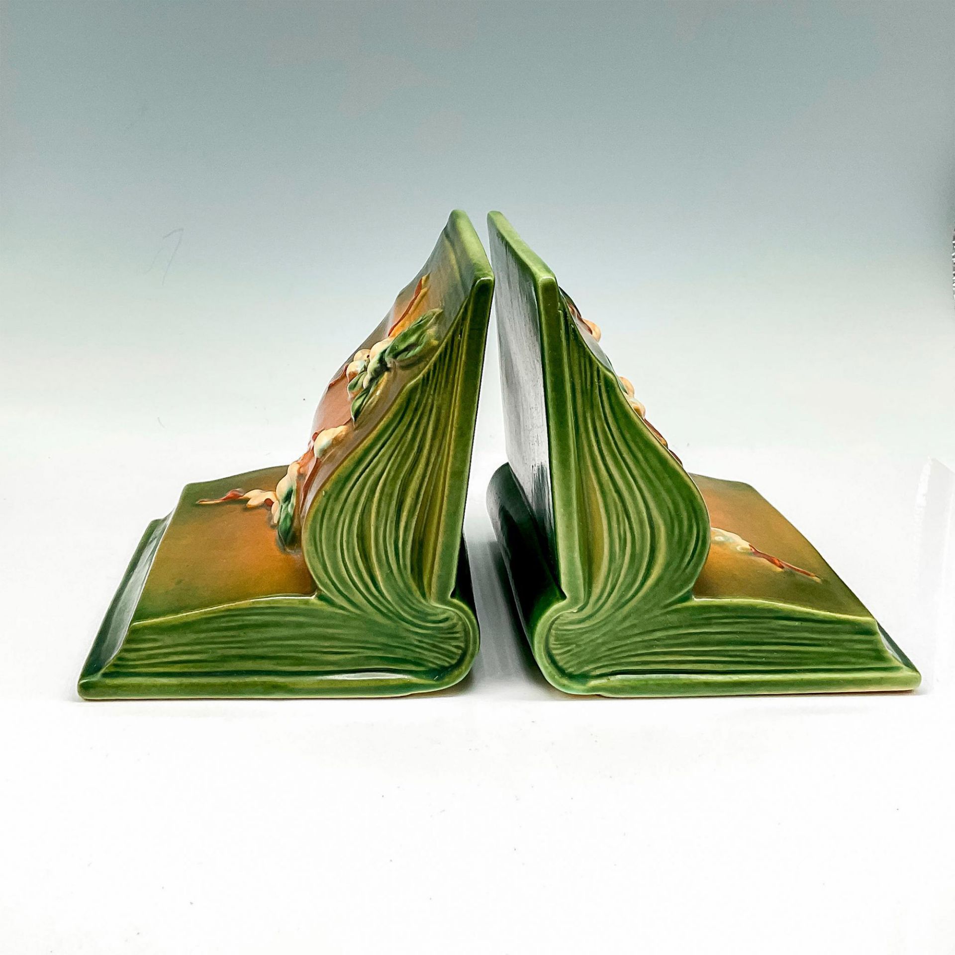 Roseville Pottery Pair of Bookends, Snowberry Green