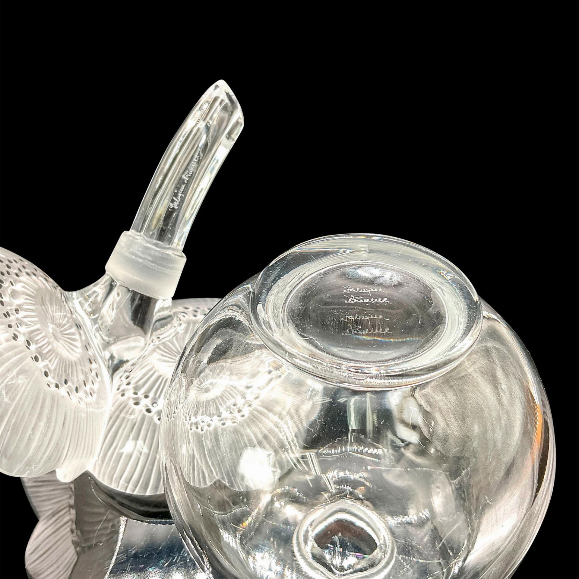 Lalique Crystal Perfume Bottle Deux Anemones - Image 3 of 3