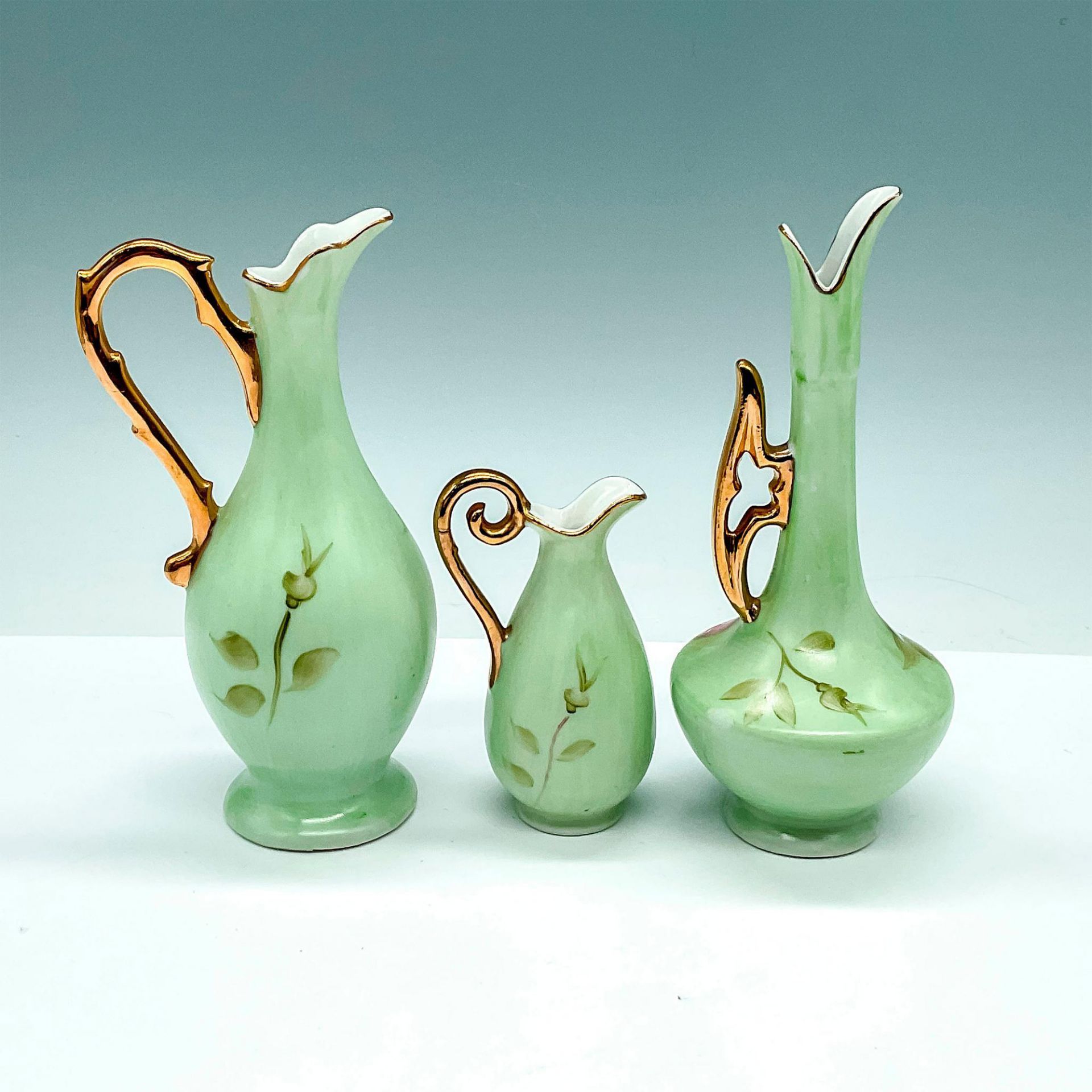 3pc Lefton Porcelain Ewers, Hand Painted Green with Roses - Bild 2 aus 3