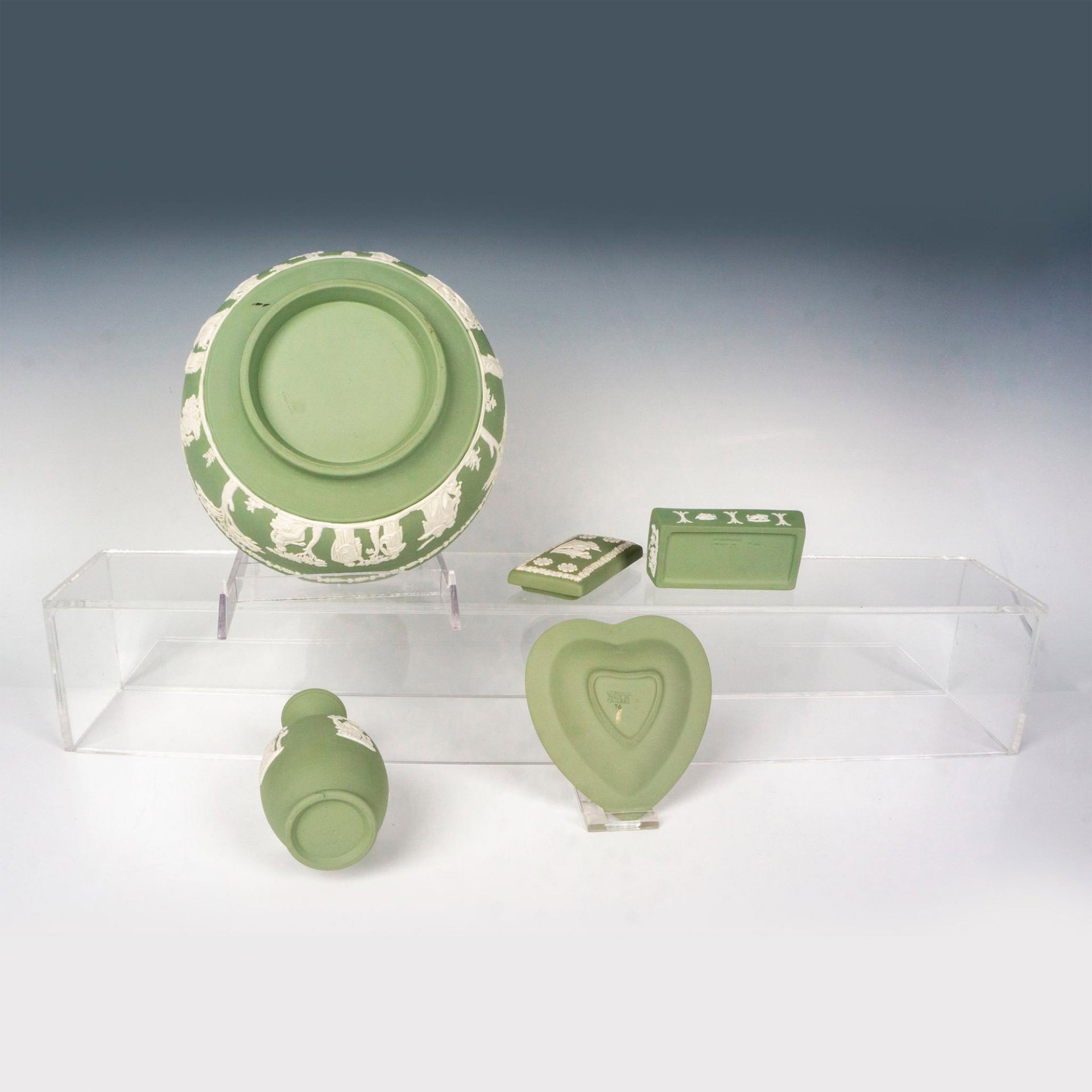 4pc Wedgwood Green Jasperware Collectibles - Bild 3 aus 3