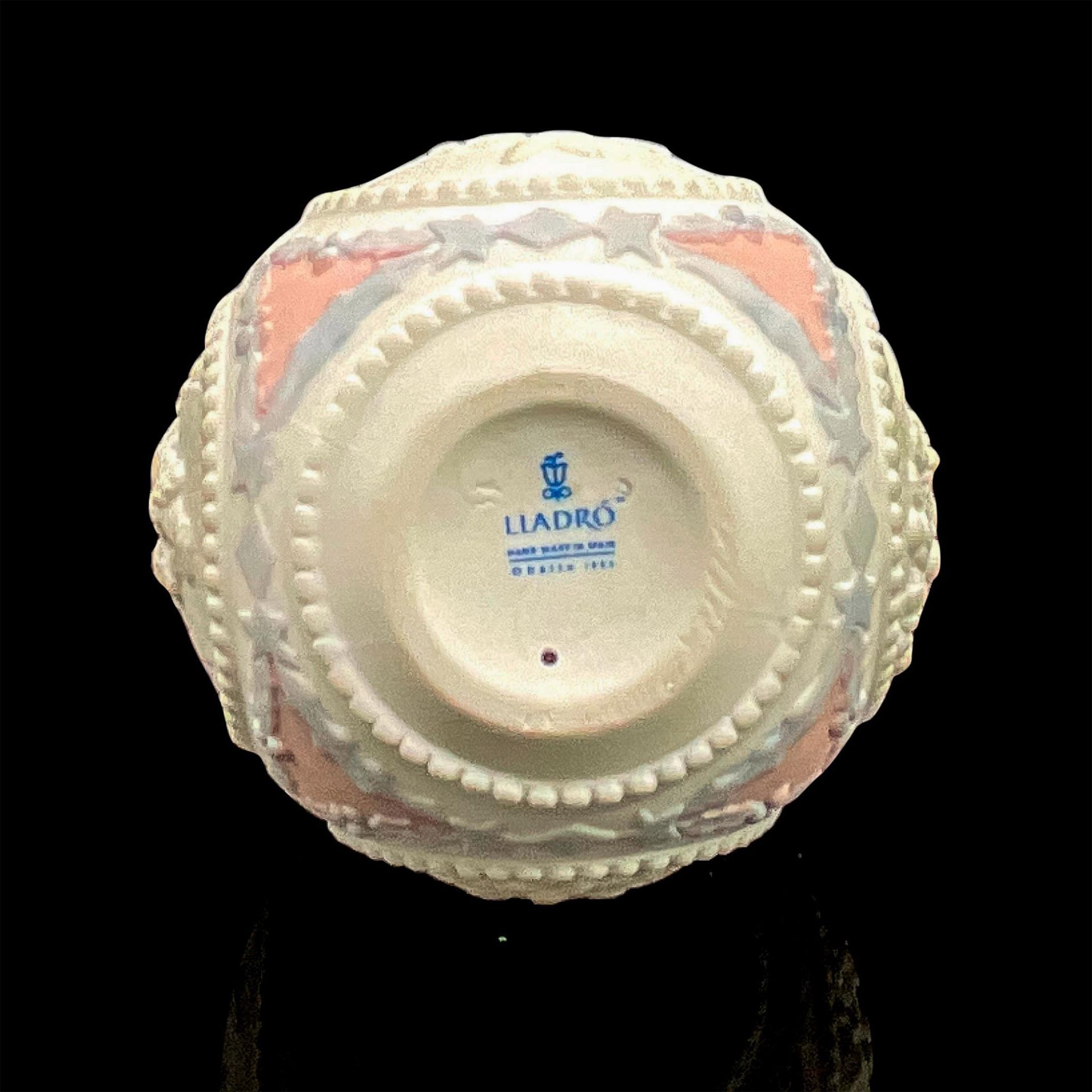 1990 Christmas Ball 1015730 - Lladro Porcelain Ornament - Image 4 of 4