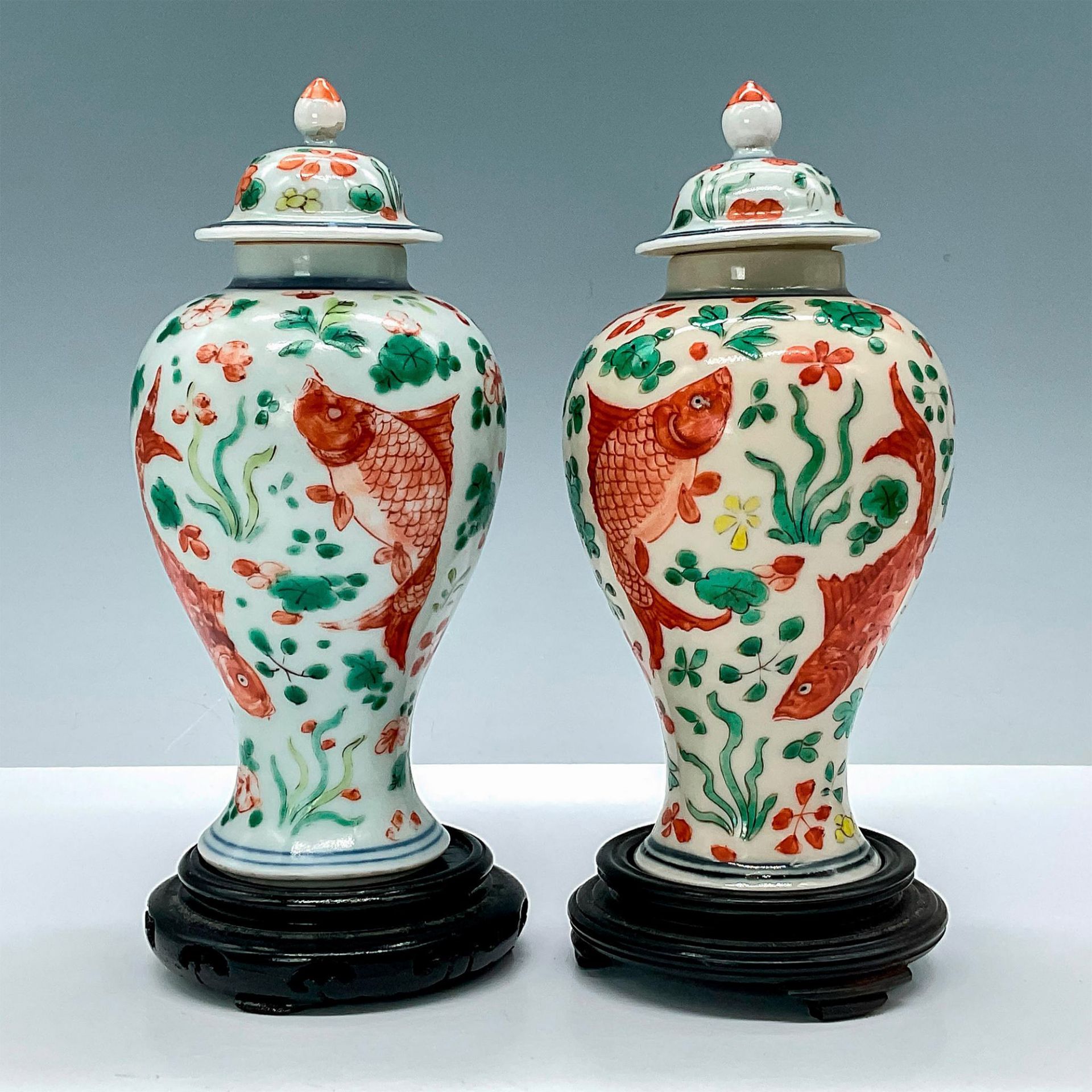 Pair of Chinese Porcelain Multi-Colored Tea Caddies - Bild 2 aus 3