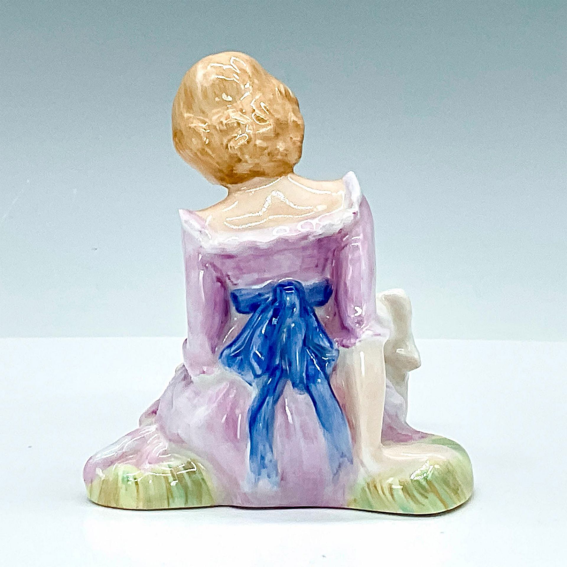 Mary Had A Little Lamb - HN2048 - Royal Doulton Figurine - Bild 2 aus 3