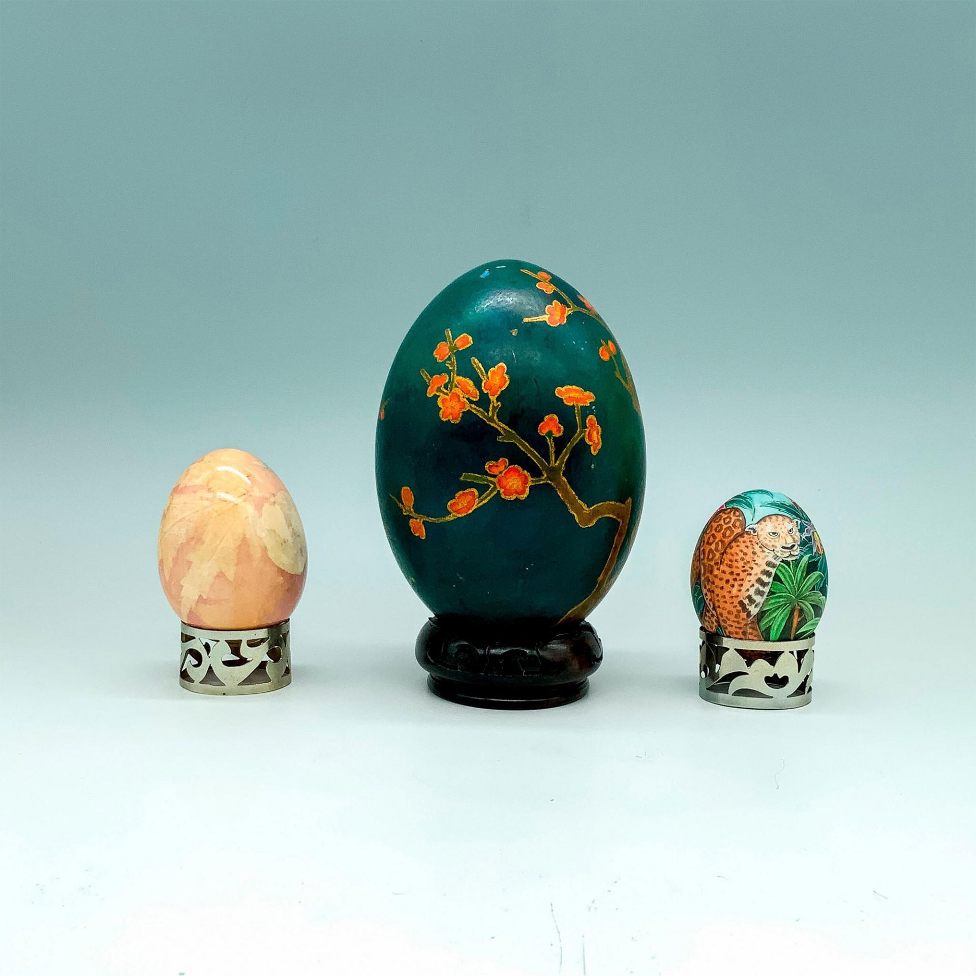 3pc Decorative Hand Painted Eggs with Bases - Bild 2 aus 3