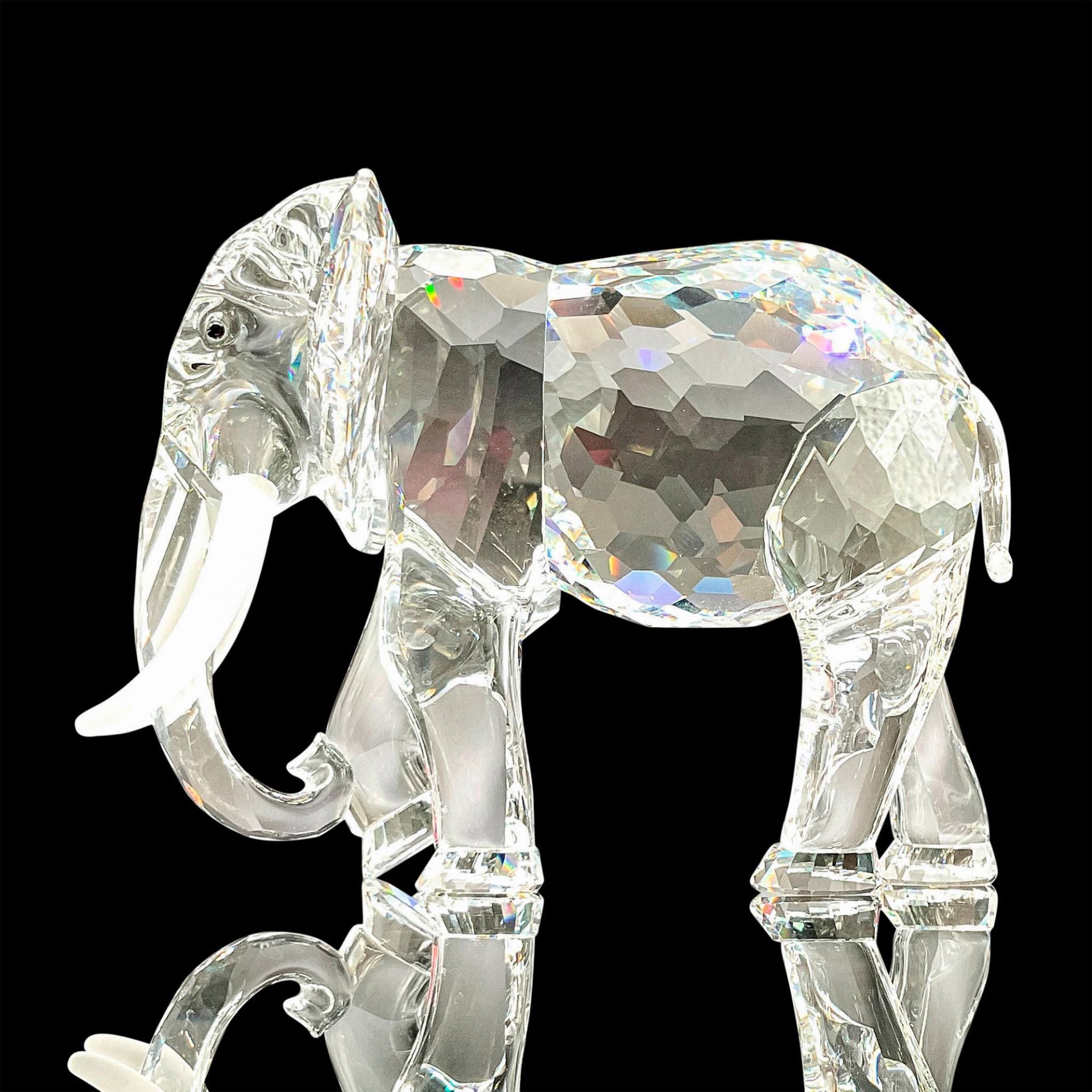 Swarovski Crystal Figurine, The Elephant + Base - Image 3 of 4