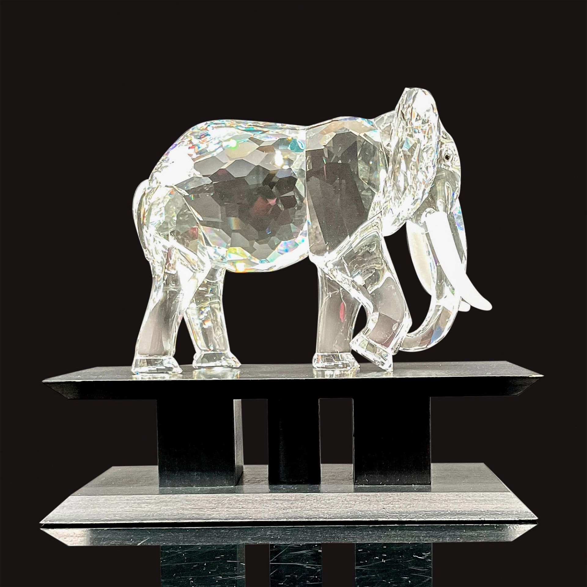 Swarovski Crystal Figurine, The Elephant + Base - Image 2 of 4