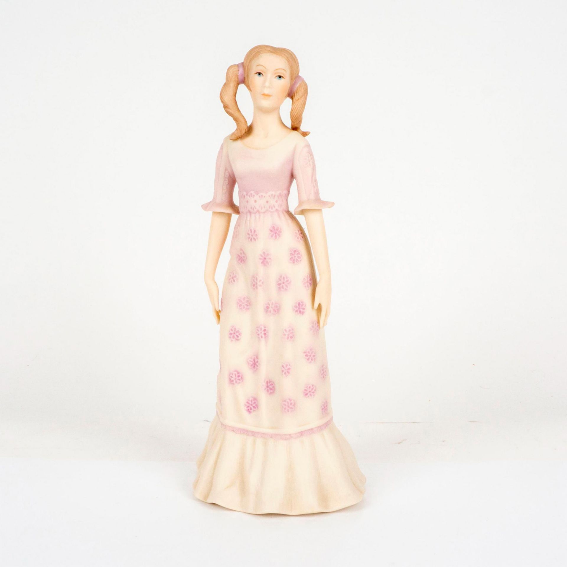 Goebel Porcelain Figurine, Gracious Princess