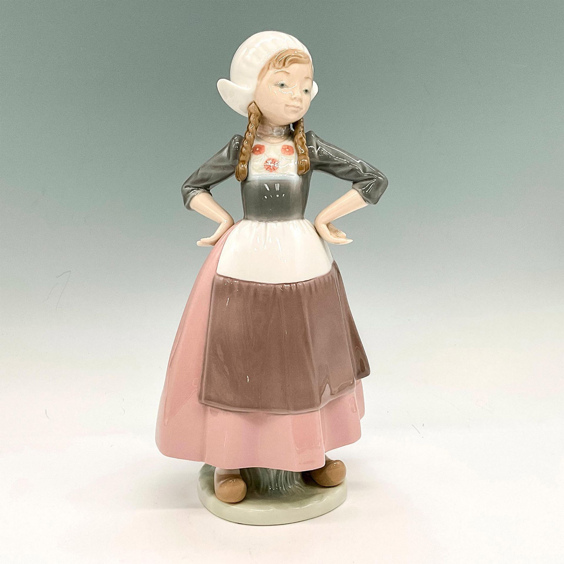 Dutch Girl 1005064 - Lladro Porcelain Figurine