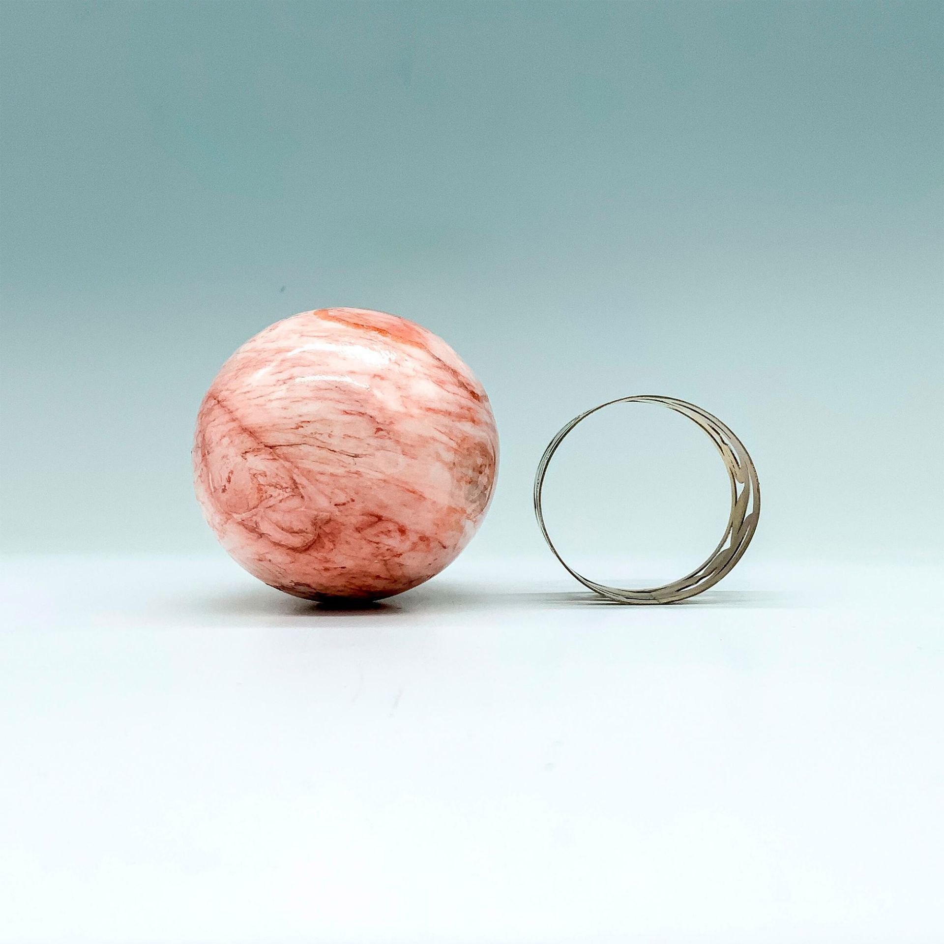 Pink Marbled Stone Egg and Base - Bild 3 aus 3