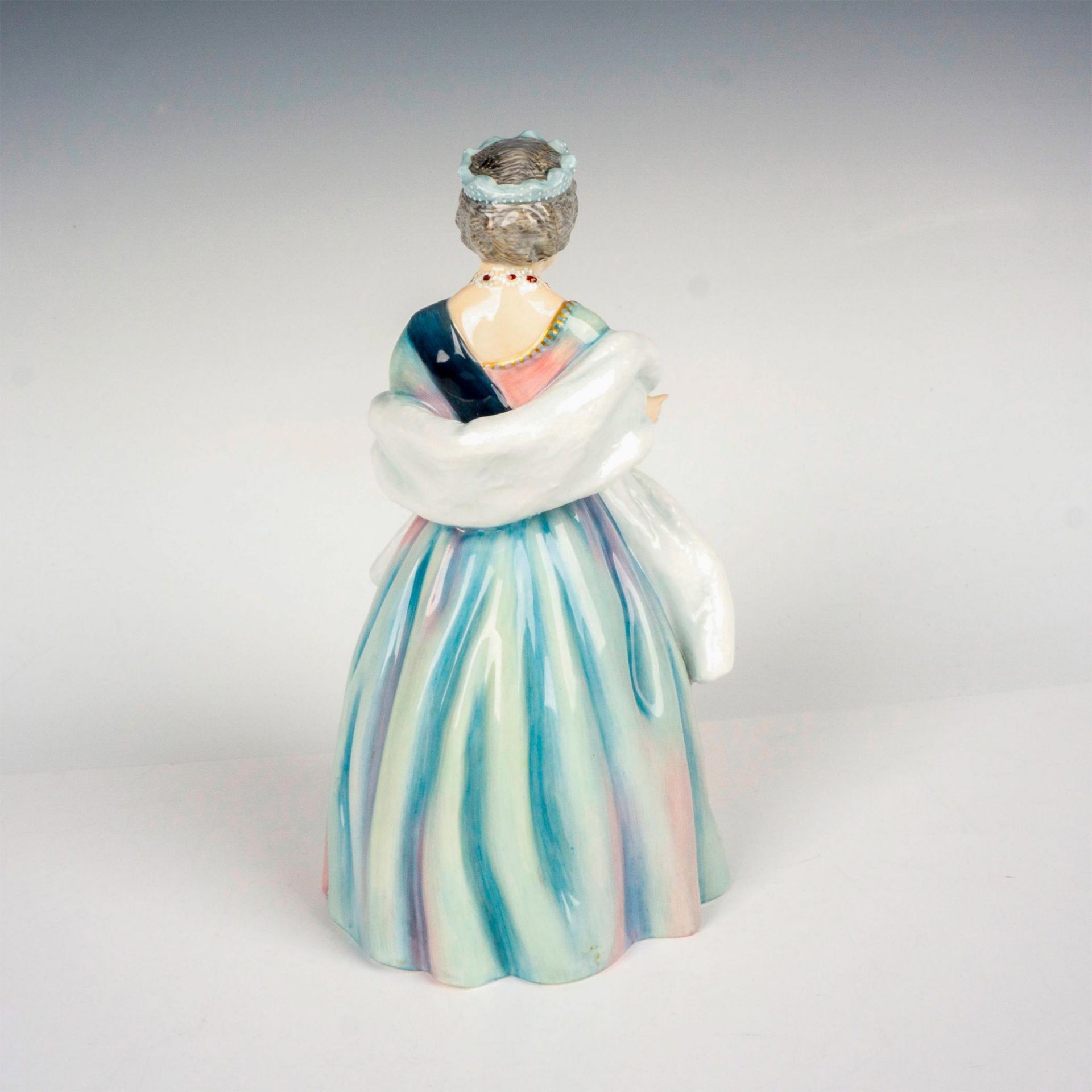 Queen Elizabeth Queen Mother HN3189 - Royal Doulton Figurine - Image 2 of 3