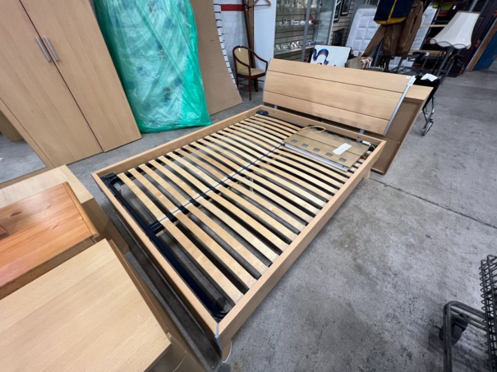 PINE EFFECT DOUBLE BED FRAME (CLEAN)