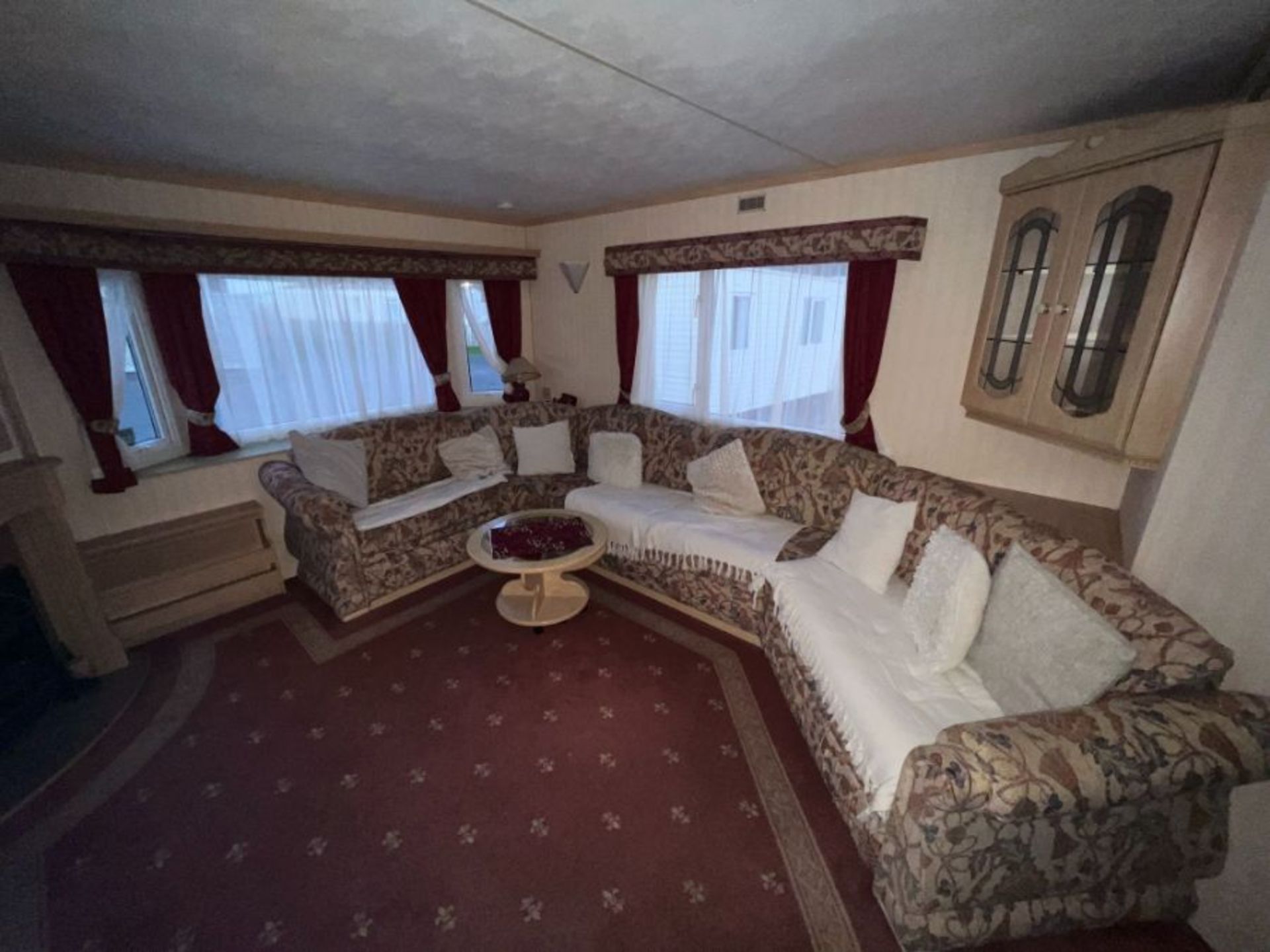 WILLERBY LYNDHURST 37FT X 12FT, 2 BEDROOM STATIC CARAVAN DOUBLE GLAZED & CENTRAL HEATING - LOCATED - Image 17 of 50