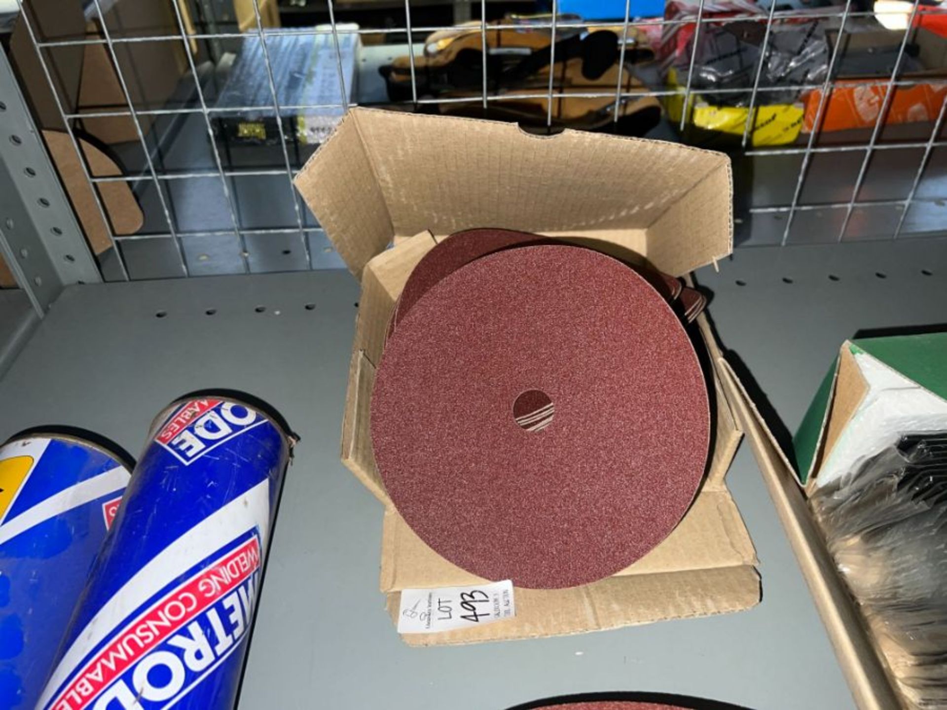 BOX OF SANDING DISCS