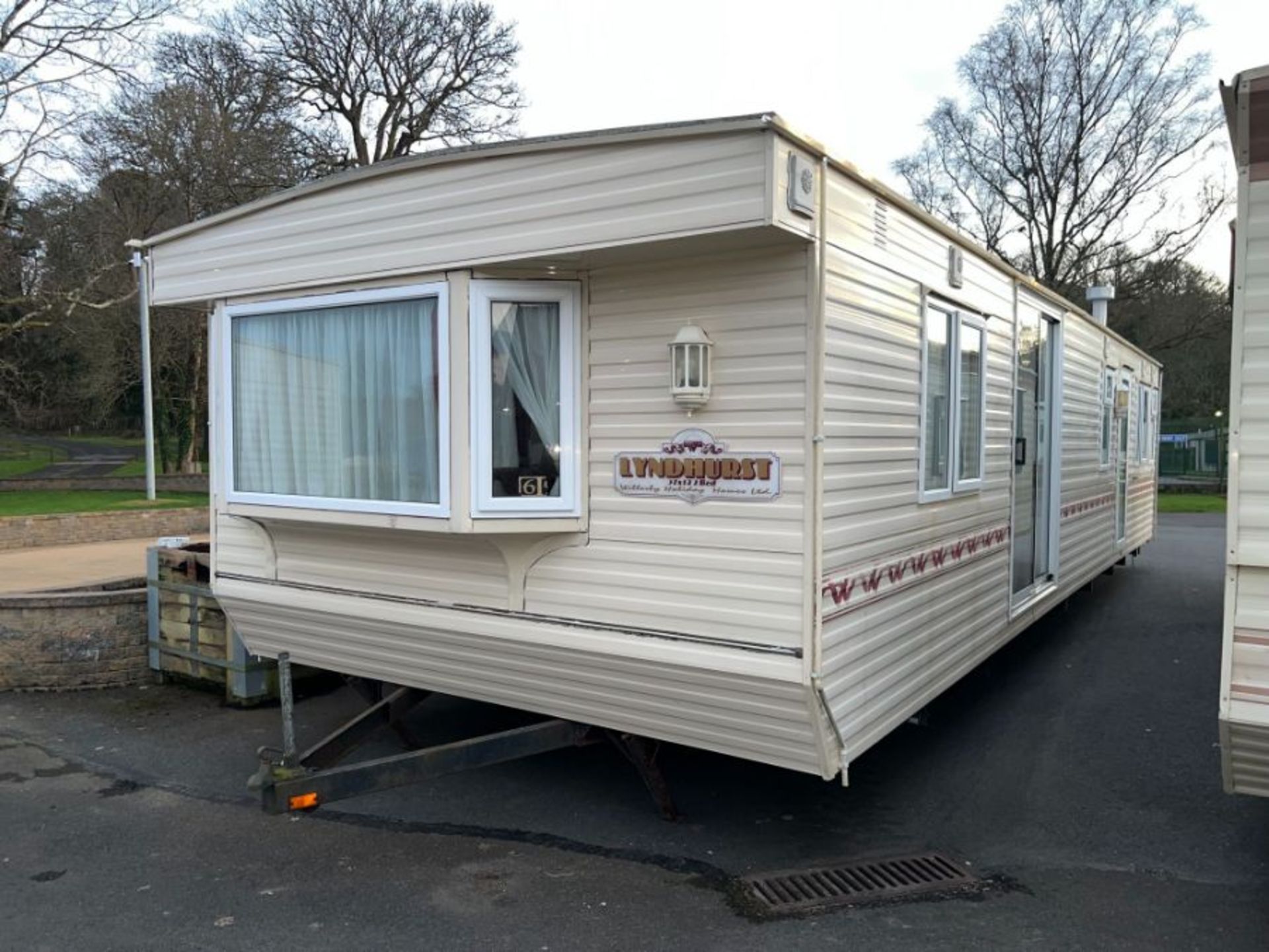 WILLERBY LYNDHURST 37FT X 12FT, 2 BEDROOM STATIC CARAVAN DOUBLE GLAZED & CENTRAL HEATING - LOCATED - Image 26 of 50