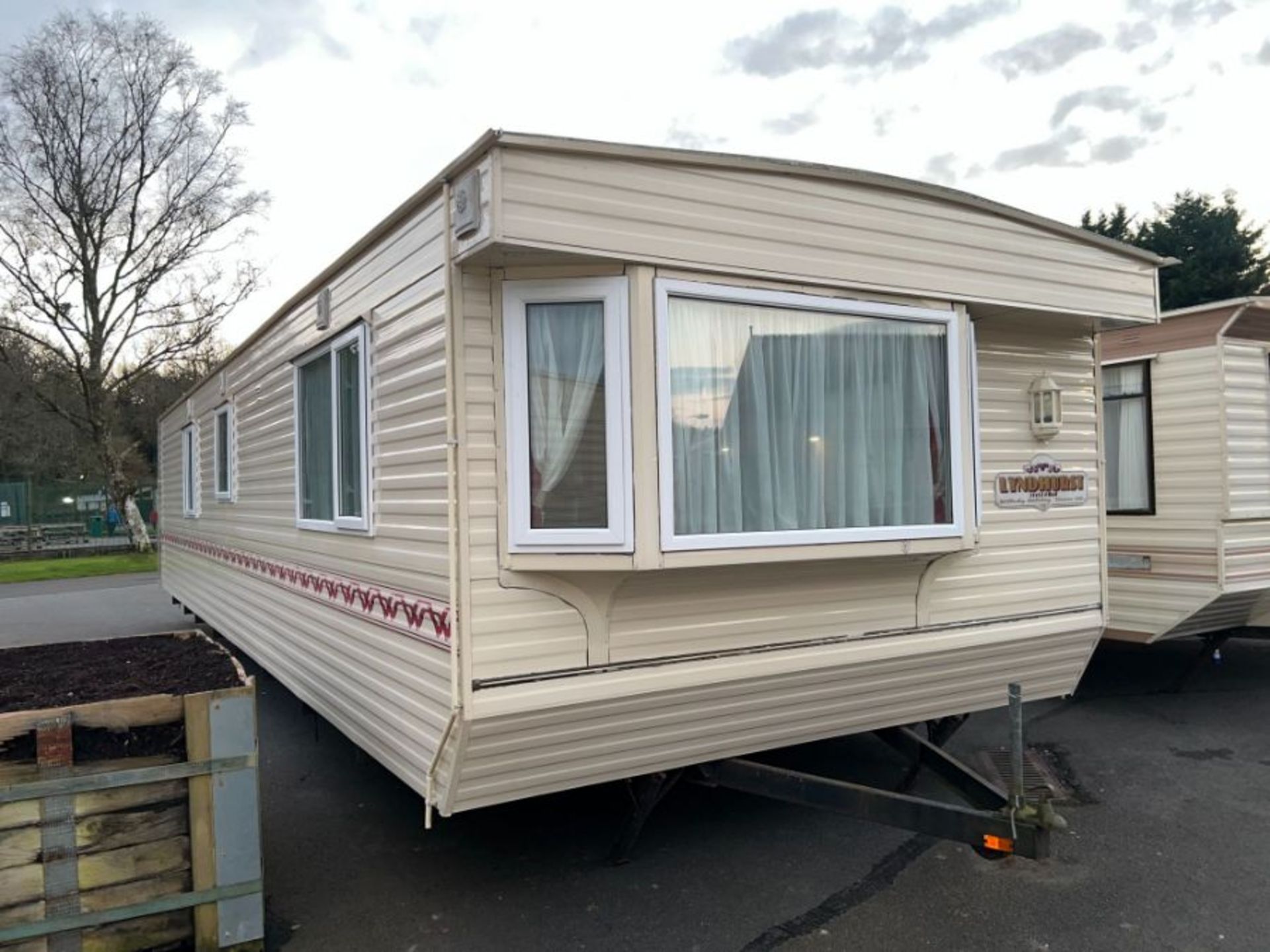 WILLERBY LYNDHURST 37FT X 12FT, 2 BEDROOM STATIC CARAVAN DOUBLE GLAZED & CENTRAL HEATING - LOCATED - Image 2 of 50