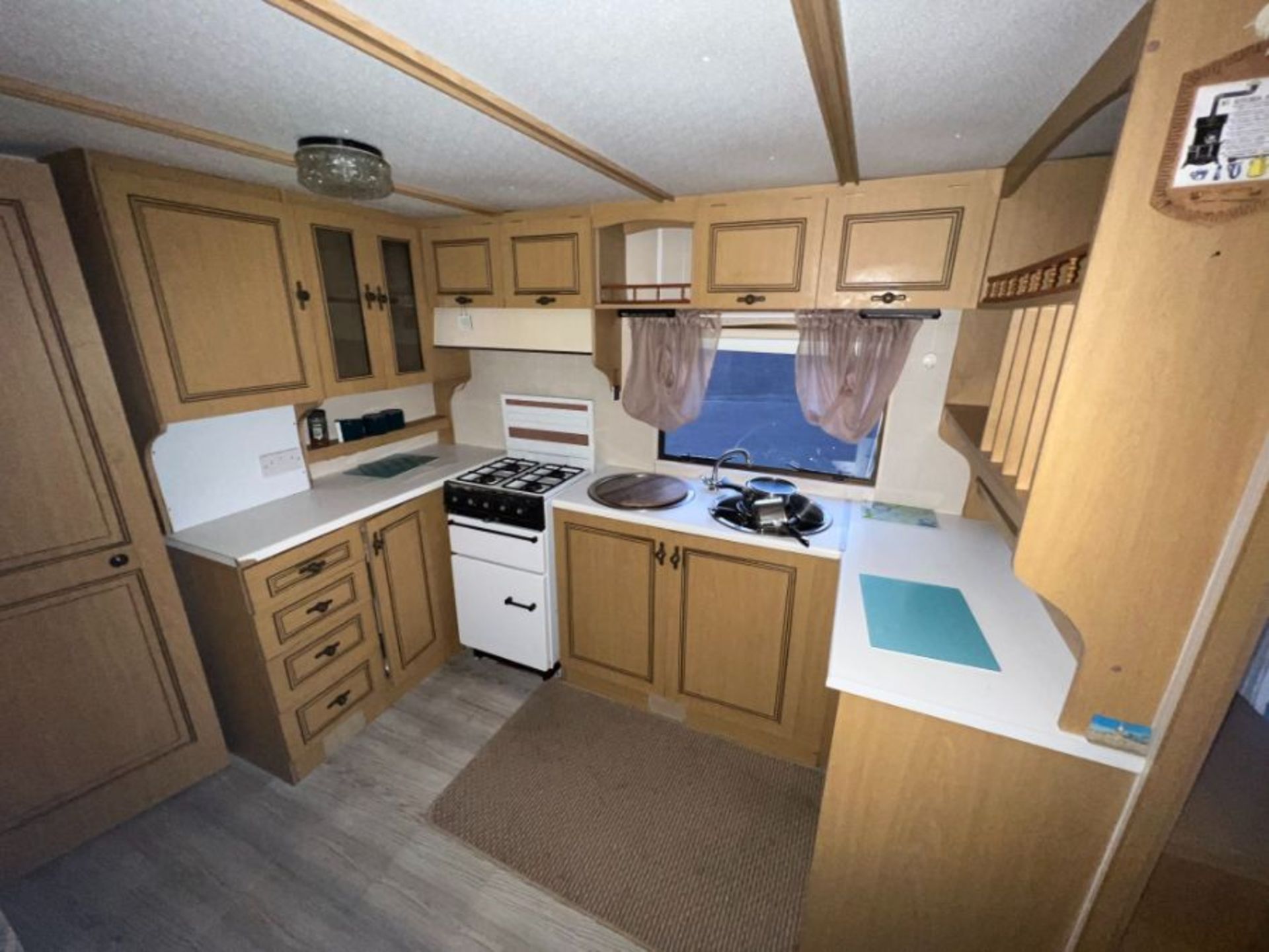 COSALT MONACO SUPER, 2 BEDROOM STATIC CARAVAN - LOCATED AT CASTLE ARCHDALE CARAVAN PARK - (NO HAMMER - Image 37 of 42