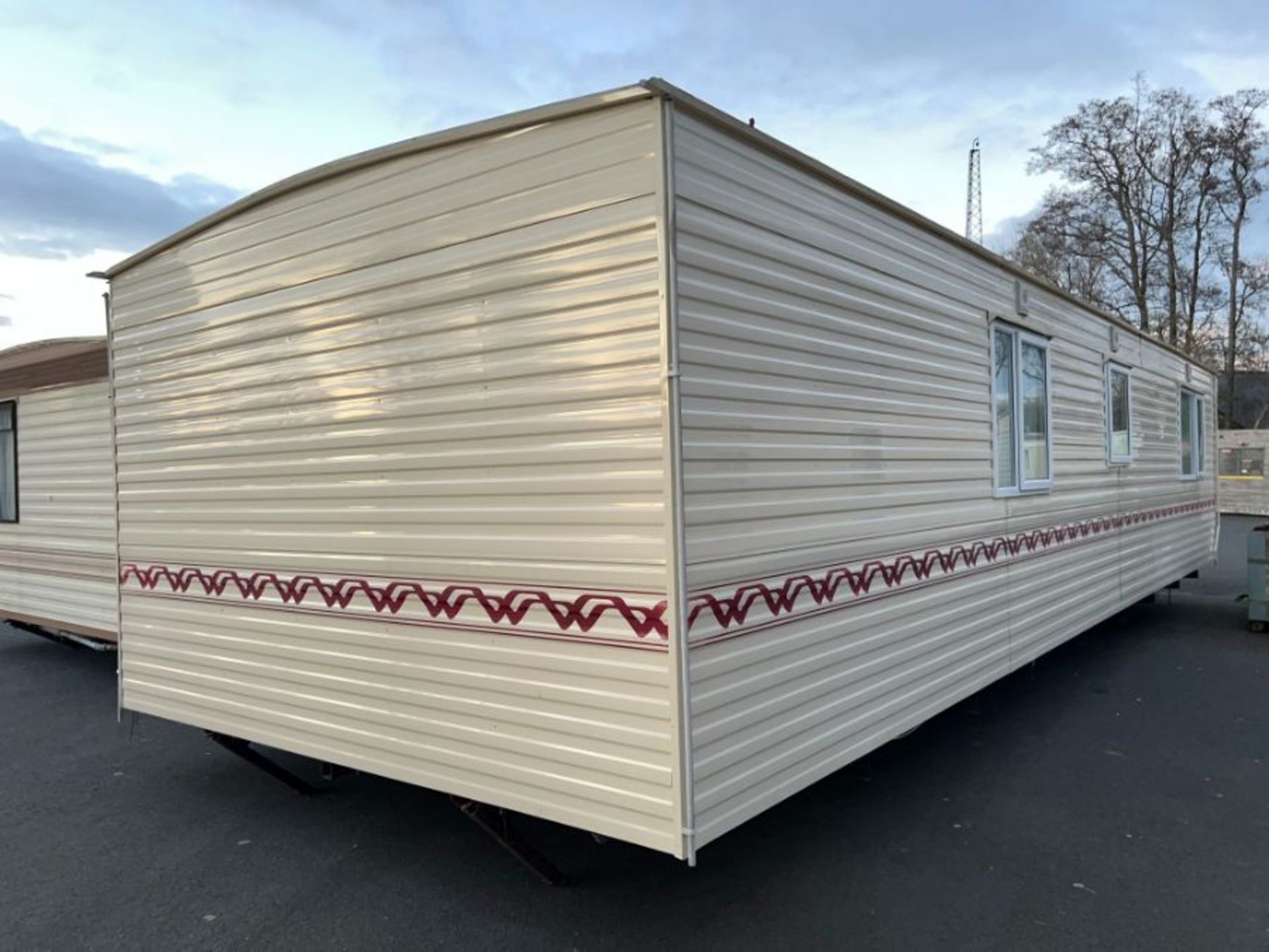 WILLERBY LYNDHURST 37FT X 12FT, 2 BEDROOM STATIC CARAVAN DOUBLE GLAZED & CENTRAL HEATING - LOCATED - Image 24 of 50