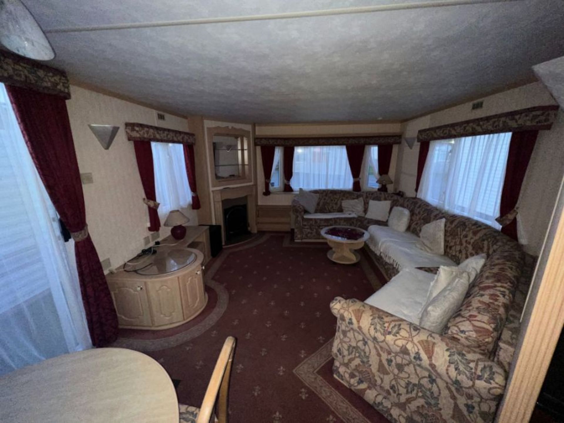 WILLERBY LYNDHURST 37FT X 12FT, 2 BEDROOM STATIC CARAVAN DOUBLE GLAZED & CENTRAL HEATING - LOCATED - Image 16 of 50