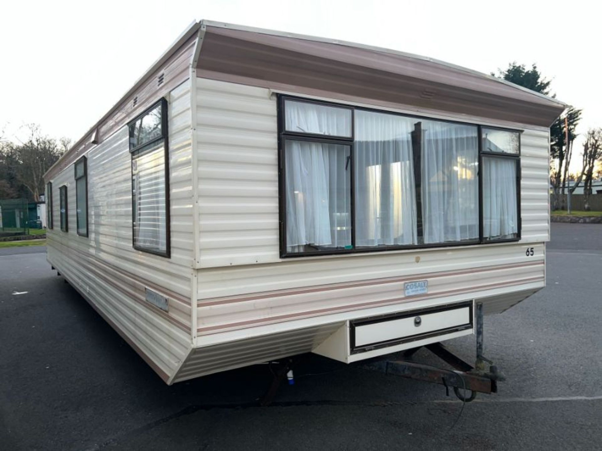 COSALT MONACO SUPER, 2 BEDROOM STATIC CARAVAN - LOCATED AT CASTLE ARCHDALE CARAVAN PARK - (NO HAMMER - Image 22 of 42