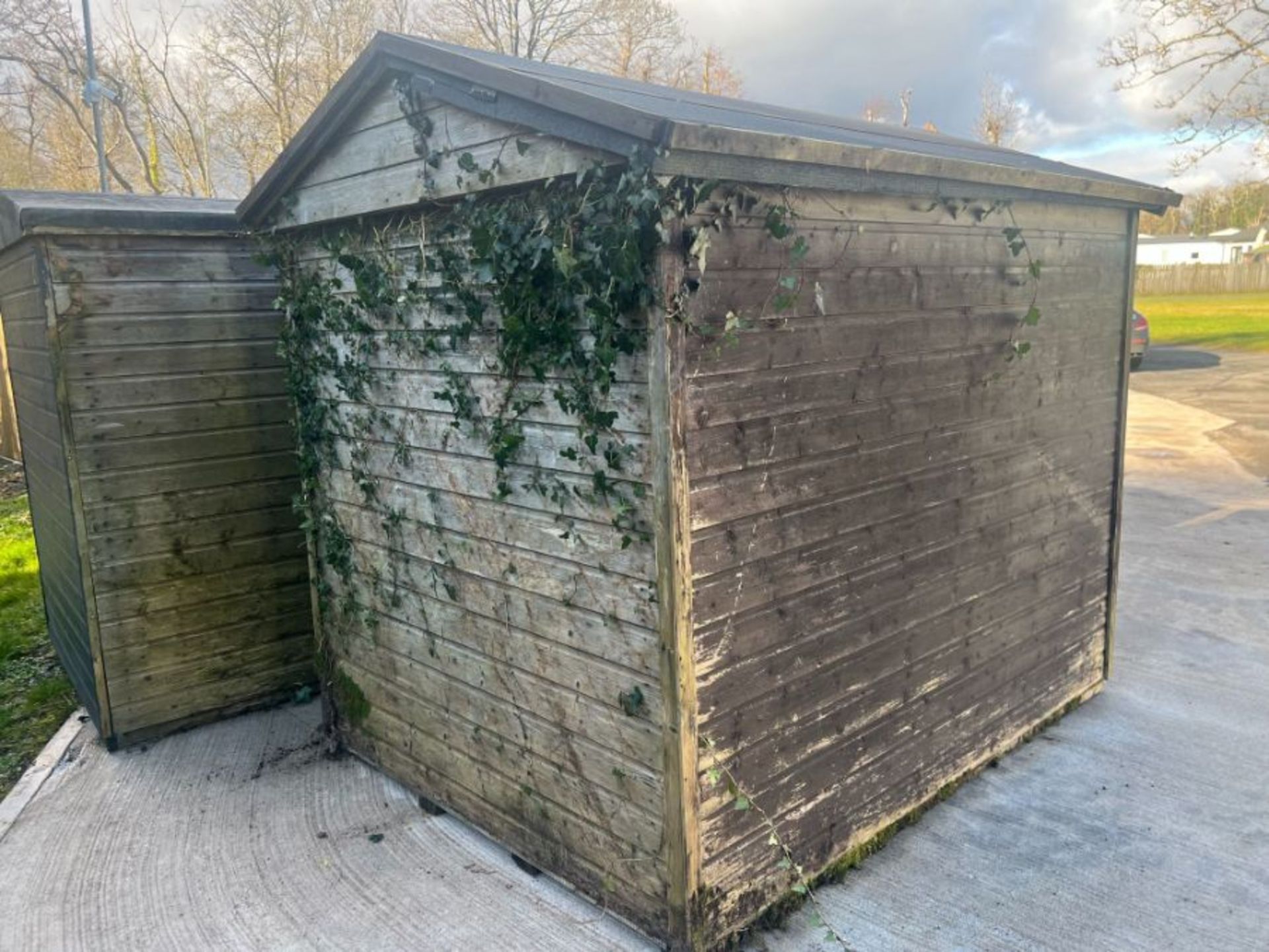 GARDEN SHED 8FT X 6FT - LOCATED AT CASTLE ARCHDALE CARAVAN PARK - (NO HAMMER VAT) **BUYER TO HAVE IT - Image 2 of 2