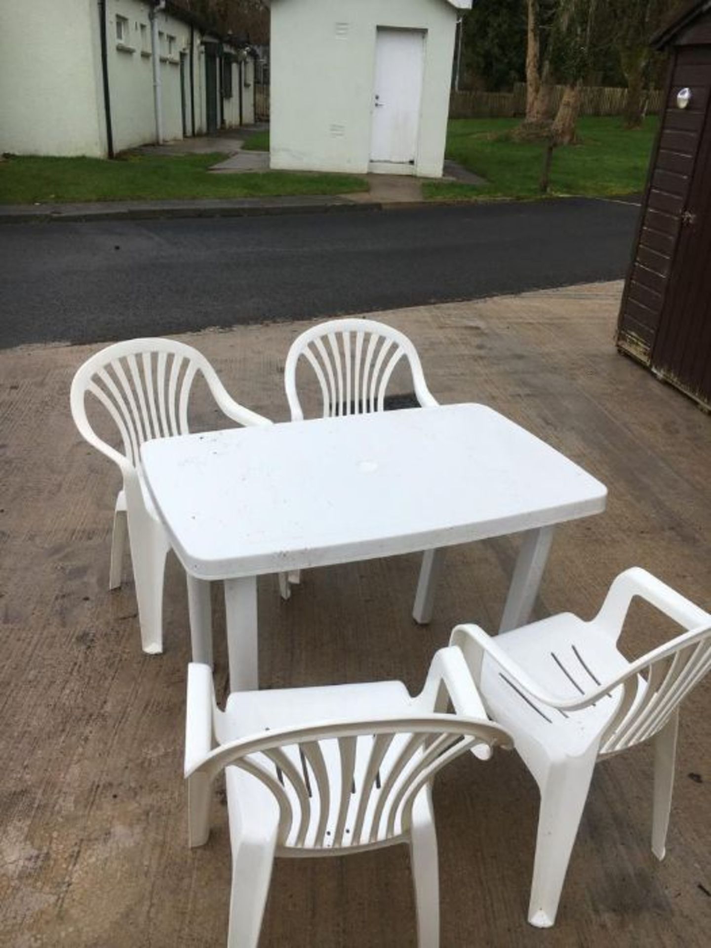 5 PIECE TABLE AND CHAIRS PATIO SET - LOCATED AT CASTLE ARCHDALE CARAVAN PARK - (NO HAMMER VAT) **
