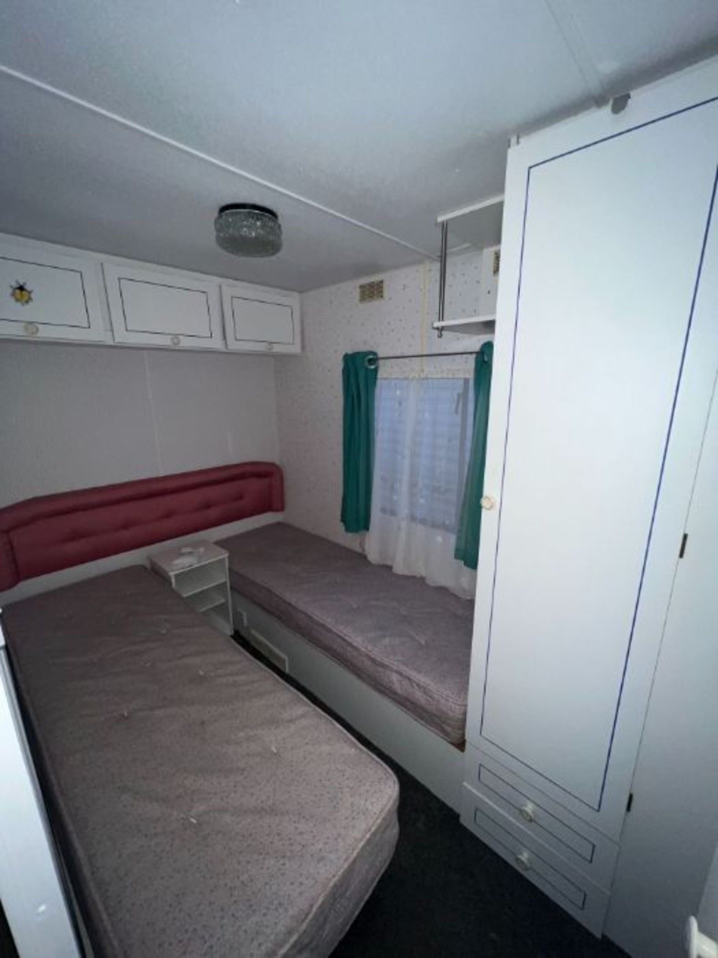 COSALT MONACO SUPER, 2 BEDROOM STATIC CARAVAN - LOCATED AT CASTLE ARCHDALE CARAVAN PARK - (NO HAMMER - Image 34 of 42