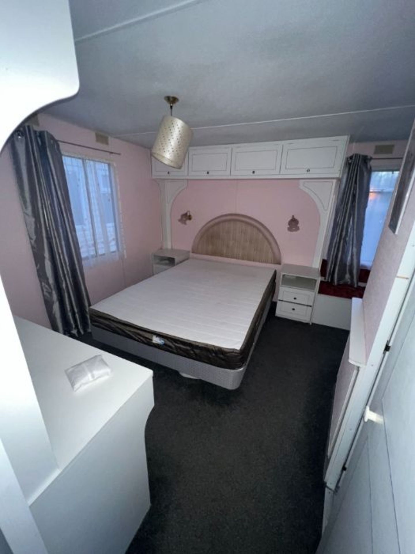 COSALT MONACO SUPER, 2 BEDROOM STATIC CARAVAN - LOCATED AT CASTLE ARCHDALE CARAVAN PARK - (NO HAMMER - Image 31 of 42